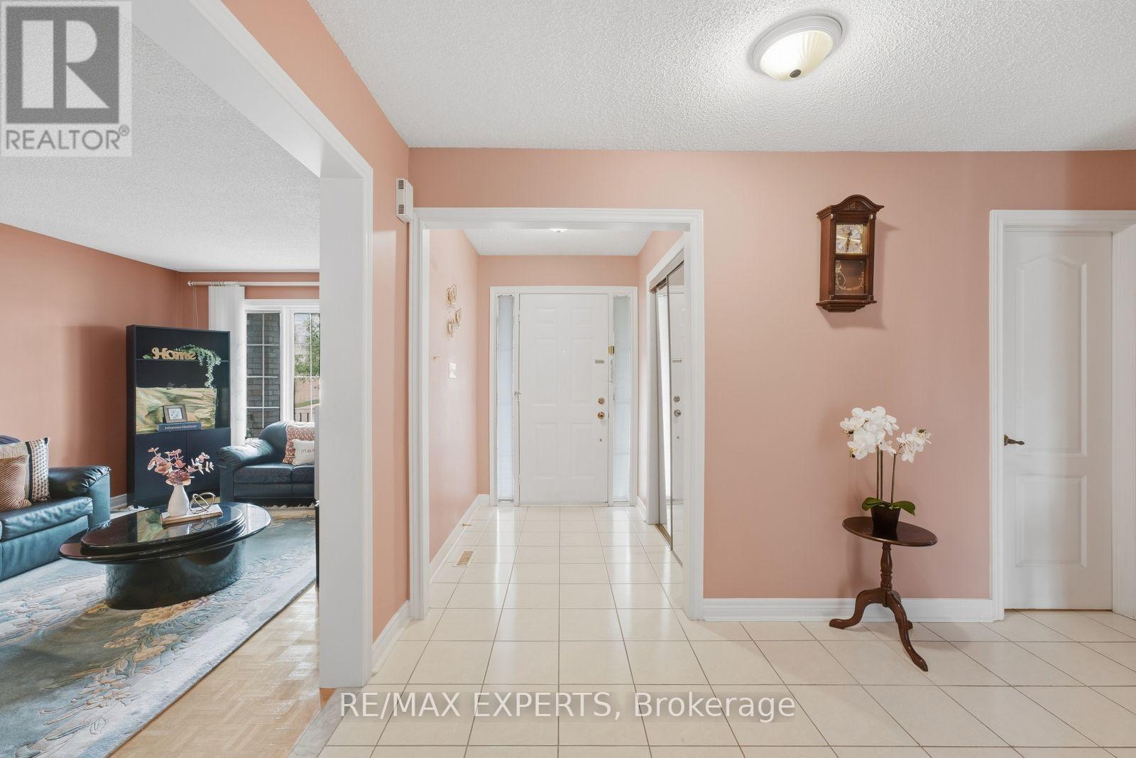 337 Forest Drive, Vaughan, Ontario  L4L 8V7 - Photo 3 - N13826958