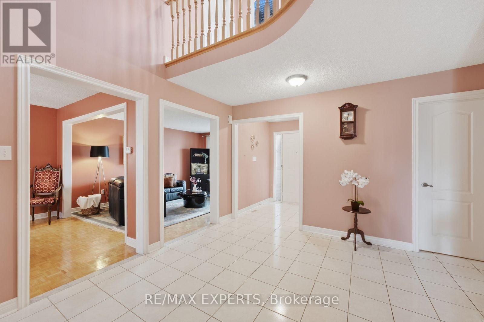 337 Forest Drive, Vaughan, Ontario  L4L 8V7 - Photo 5 - N13826958