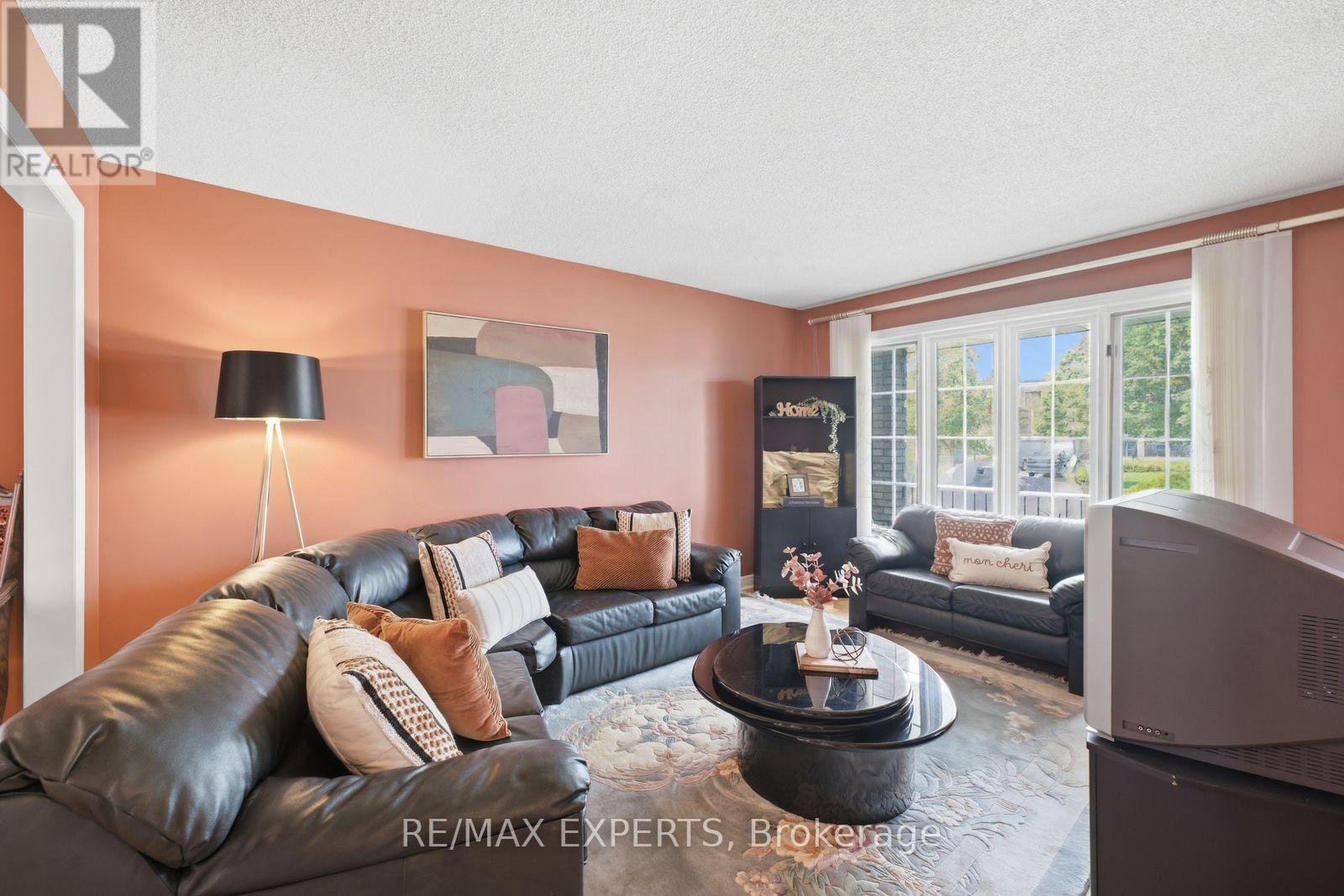 337 Forest Drive, Vaughan, Ontario  L4L 8V7 - Photo 6 - N13826958