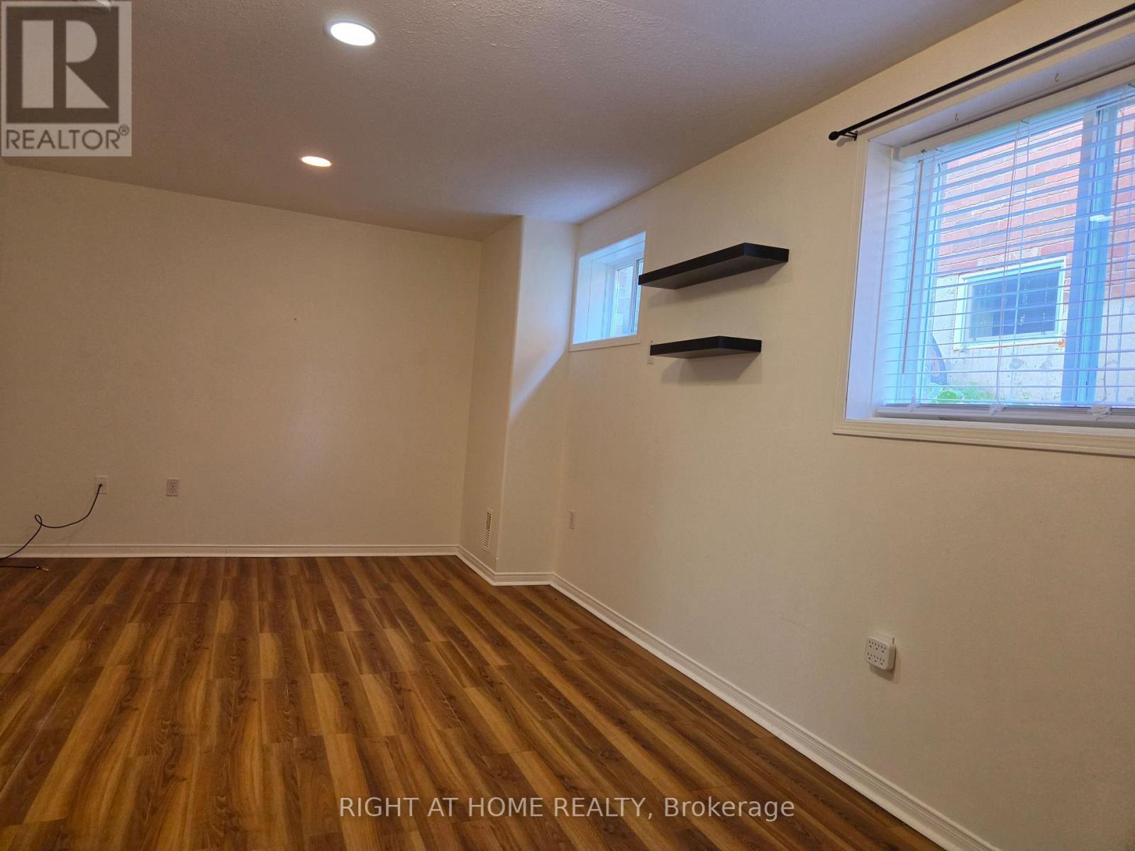 Lower - 35 Forest Dale Drive, Barrie, Ontario  L4M 6M7 - Photo 12 - S13826920
