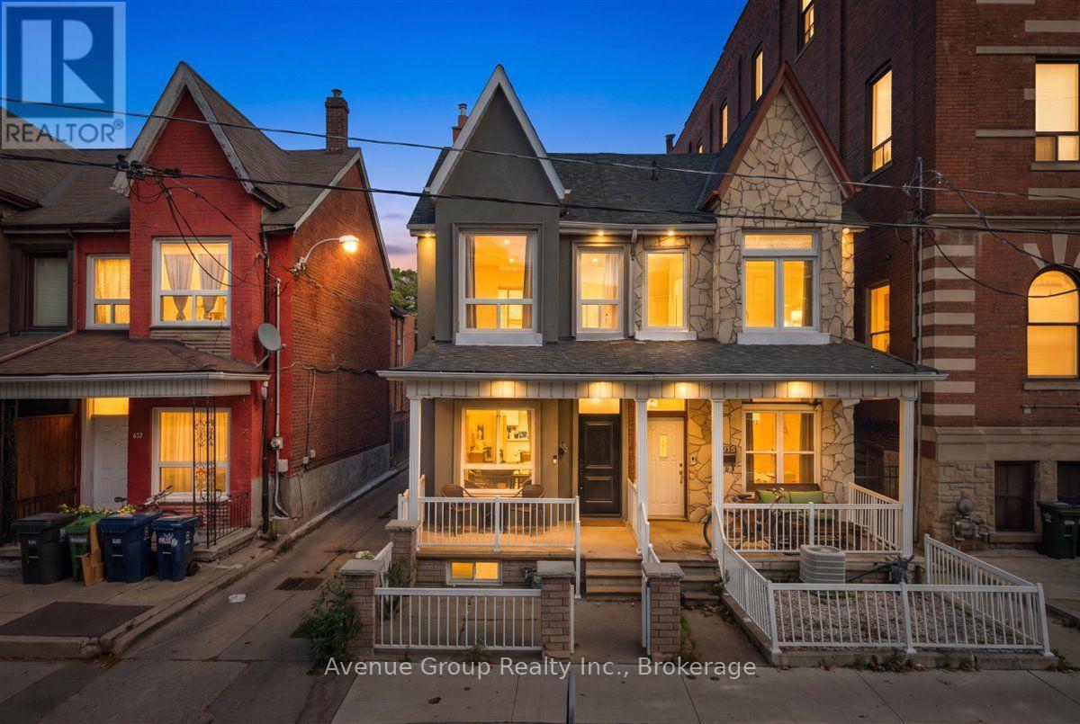 811 DOVERCOURT ROAD, Toronto, Ontario