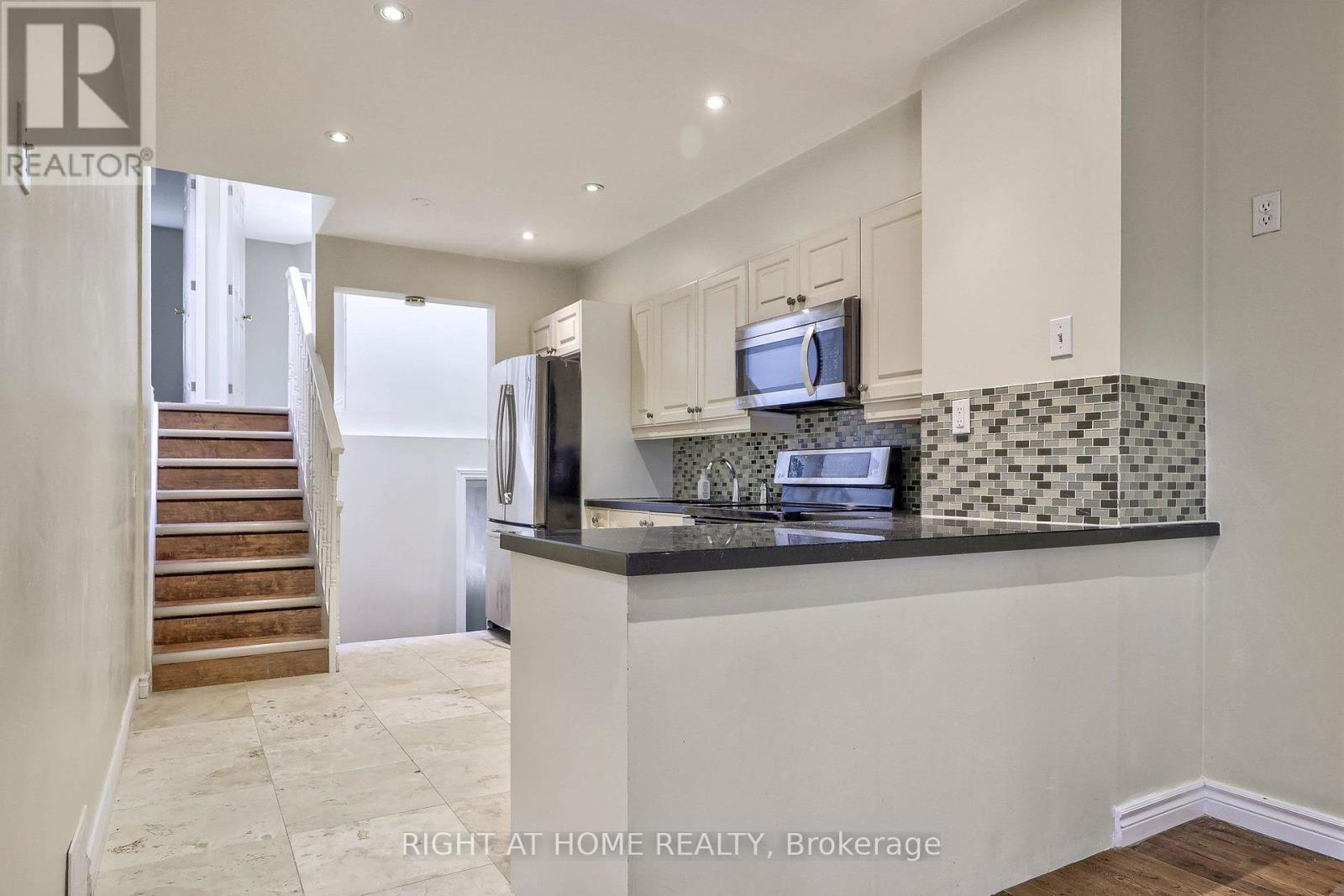243 Coleridge Avenue, Toronto, Ontario  M4C 4J2 - Photo 12 - E13826990
