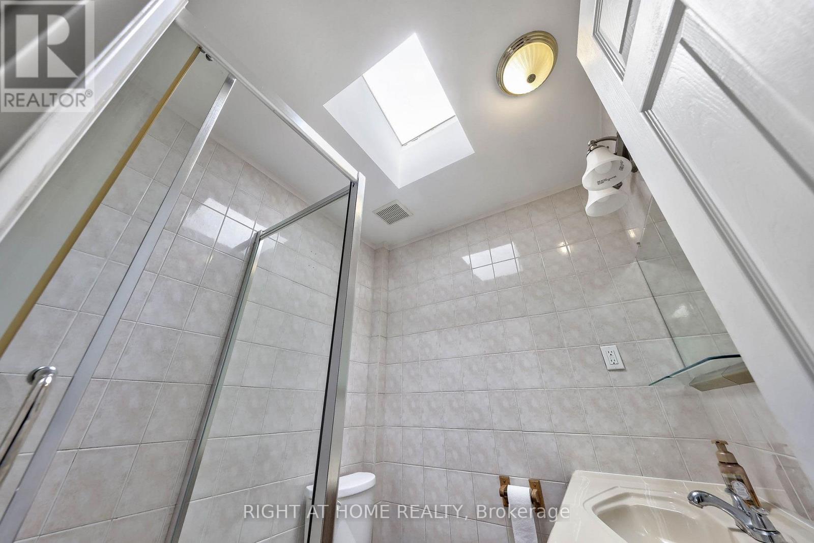 243 Coleridge Avenue, Toronto, Ontario  M4C 4J2 - Photo 17 - E13826990