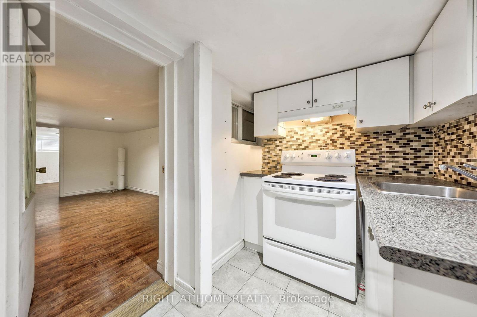 243 Coleridge Avenue, Toronto, Ontario  M4C 4J2 - Photo 24 - E13826990
