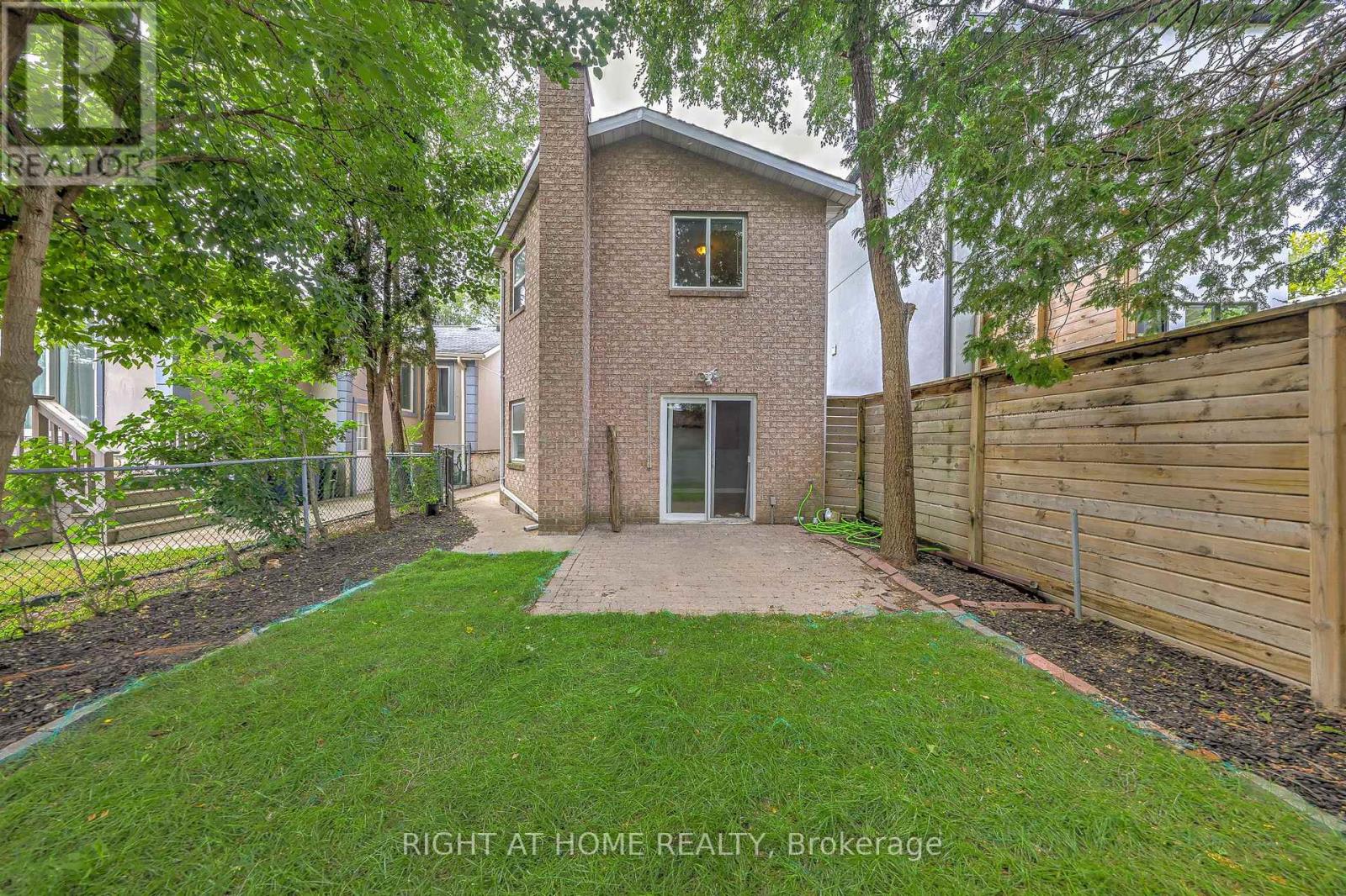 243 Coleridge Avenue, Toronto, Ontario  M4C 4J2 - Photo 34 - E13826990