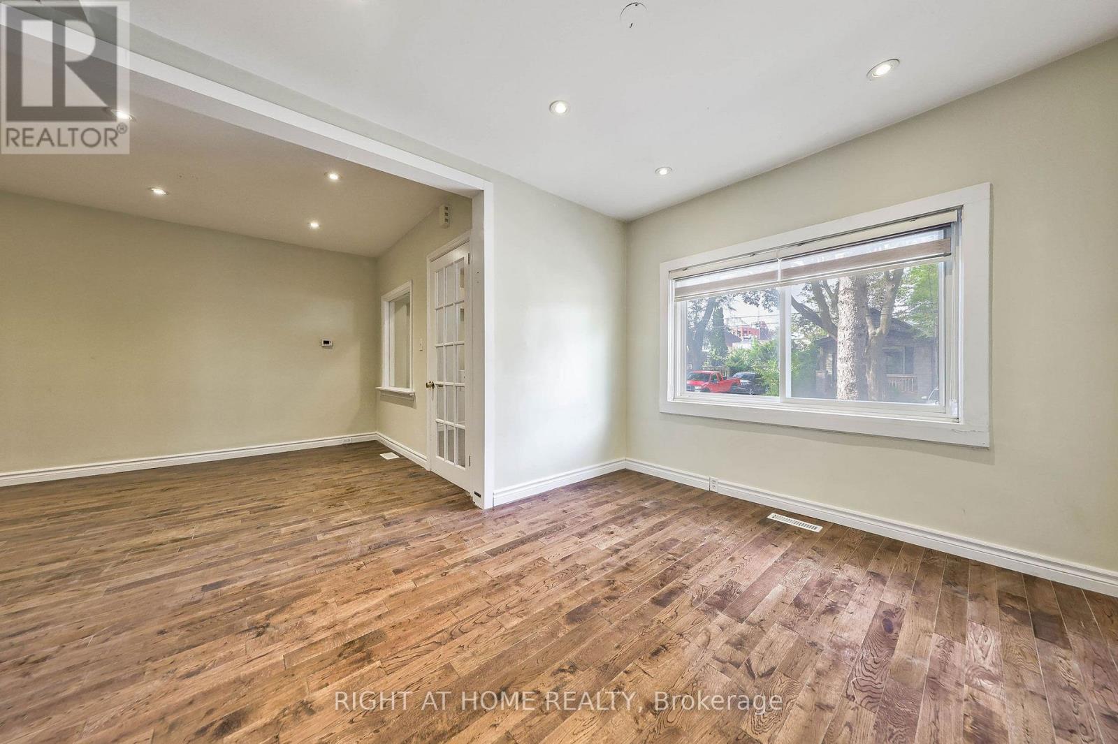 243 Coleridge Avenue, Toronto, Ontario  M4C 4J2 - Photo 7 - E13826990