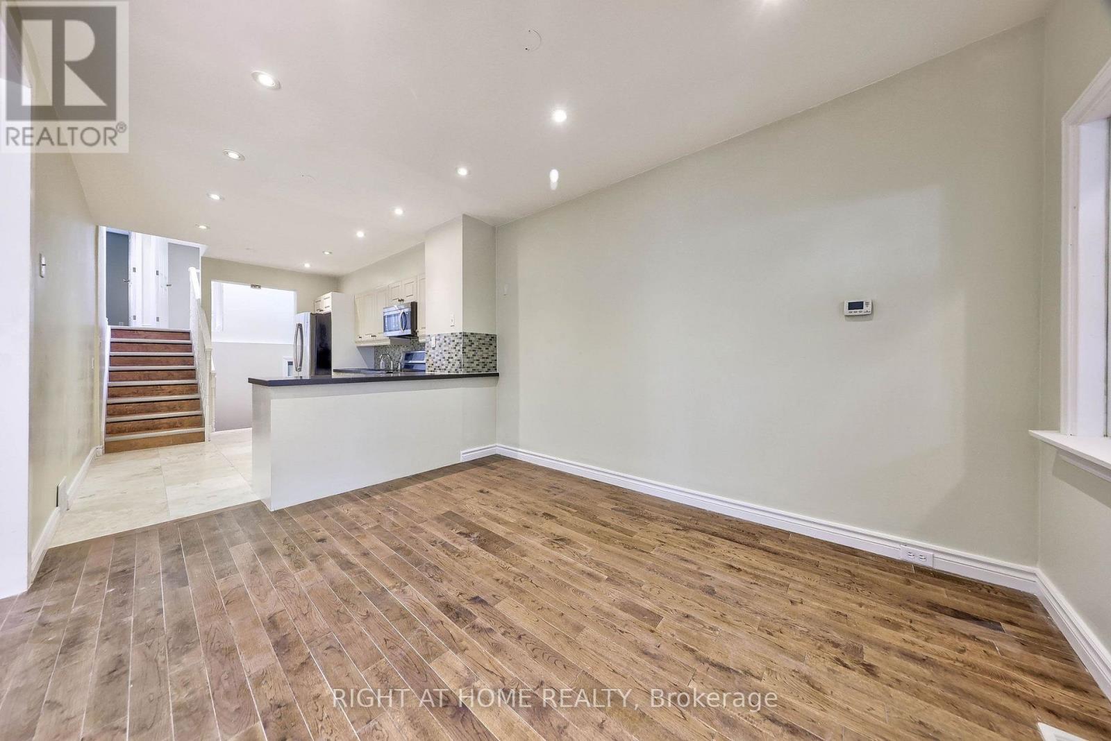 243 Coleridge Avenue, Toronto, Ontario  M4C 4J2 - Photo 8 - E13826990