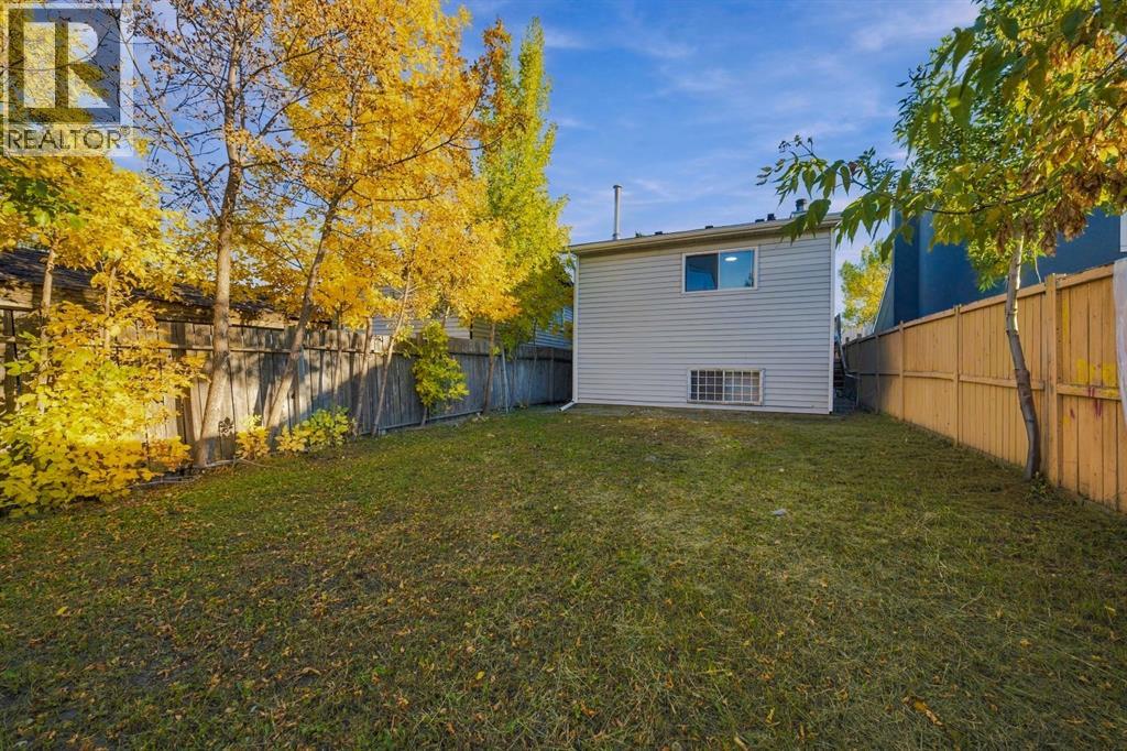 310 Castleridge Drive NE, Calgary, Alberta  T3J 3C4 - Photo 5 - A2347497
