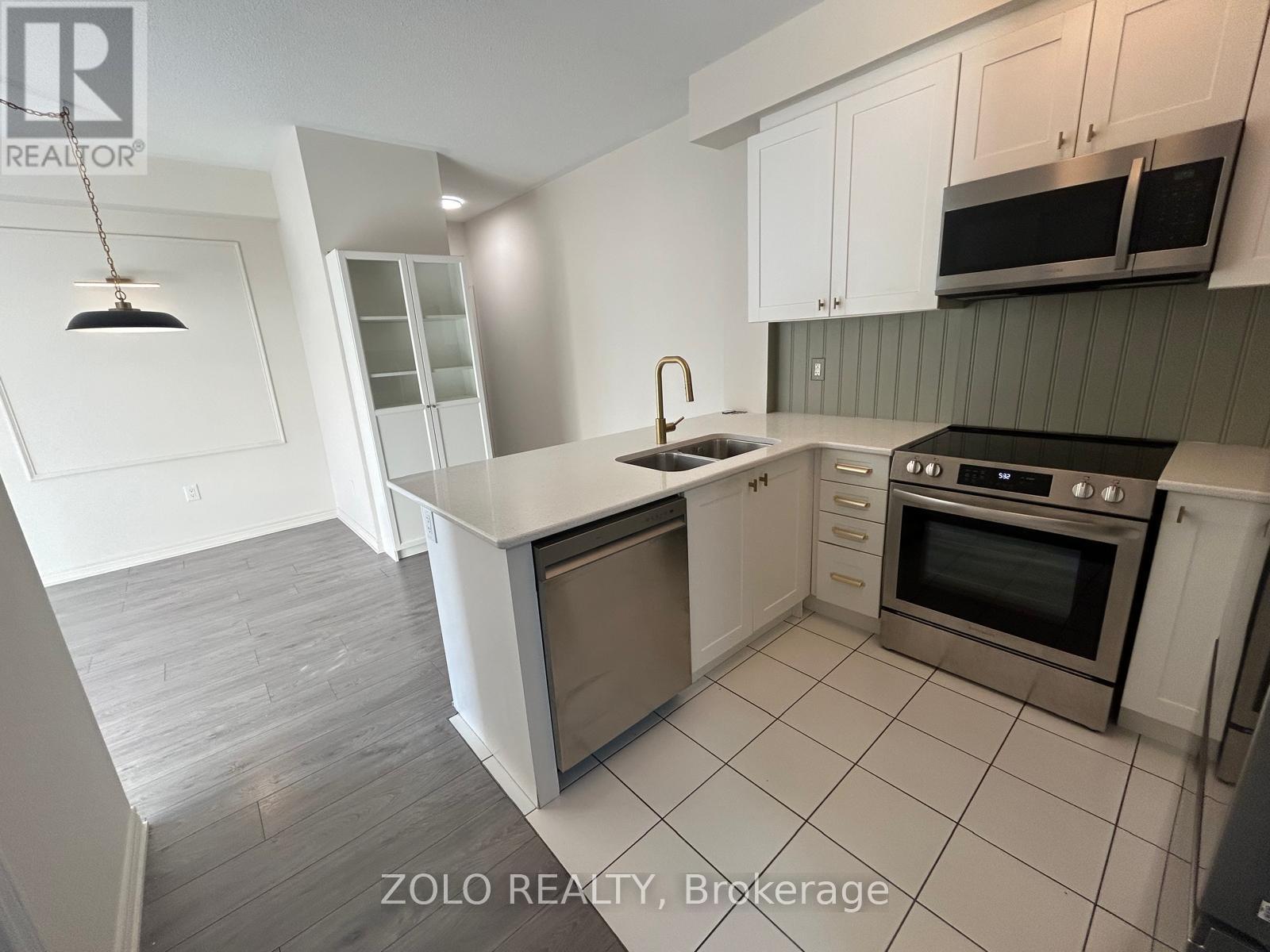 306 - 263 Georgian Drive, Oakville, Ontario  L6H 0L2 - Photo 5 - W13826986
