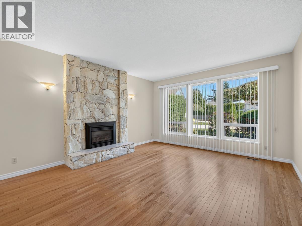 8251 Coldfall Court, Richmond, British Columbia  V7C 4X3 - Photo 8 - R3168334