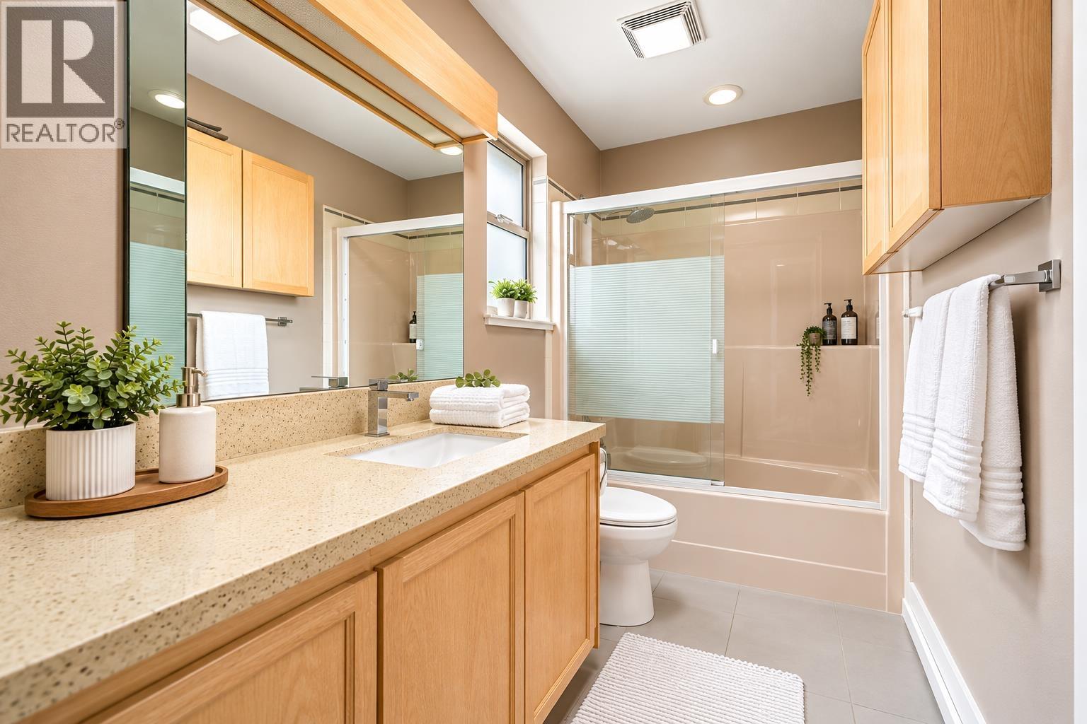 2902 Paul Lake Court, Coquitlam, British Columbia  V3C 6A3 - Photo 14 - R3167630
