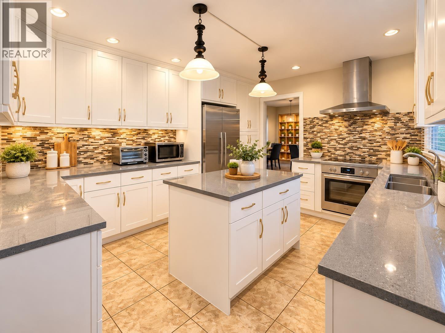 2902 Paul Lake Court, Coquitlam, British Columbia  V3C 6A3 - Photo 4 - R3167630
