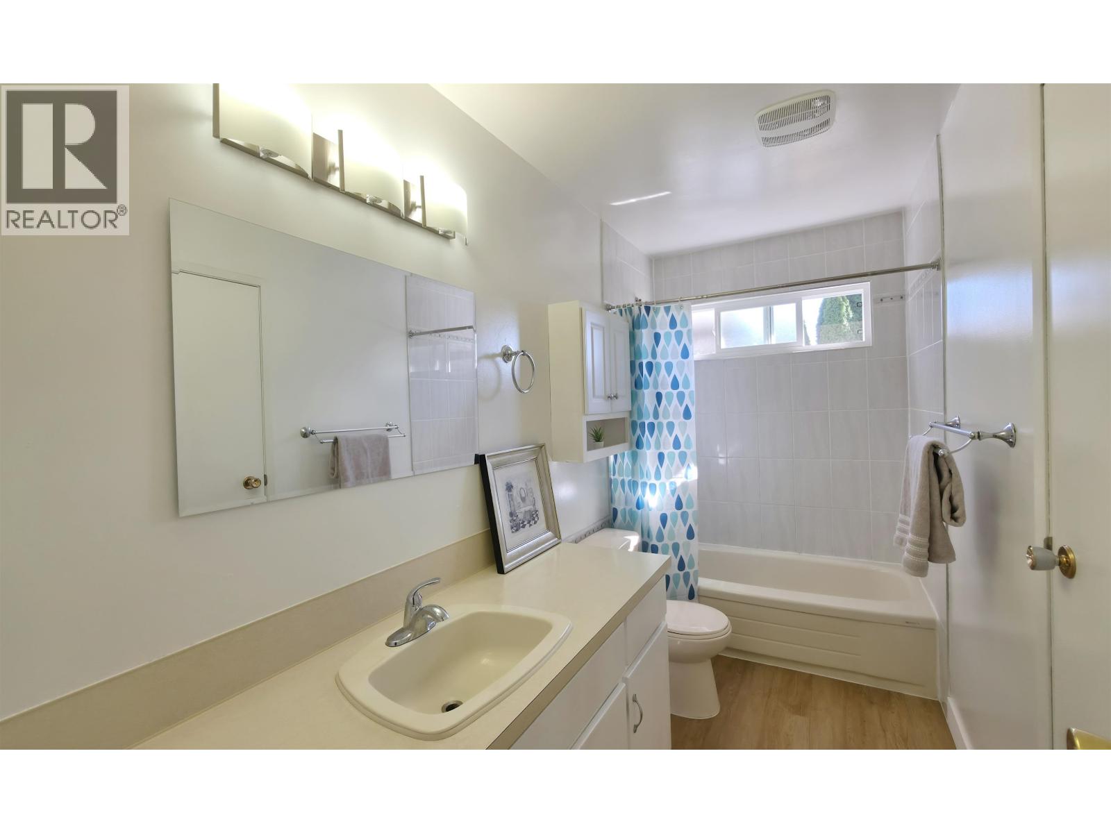 3220 Harwood Avenue, Coquitlam, British Columbia  V3E 1T8 - Photo 5 - R3168743