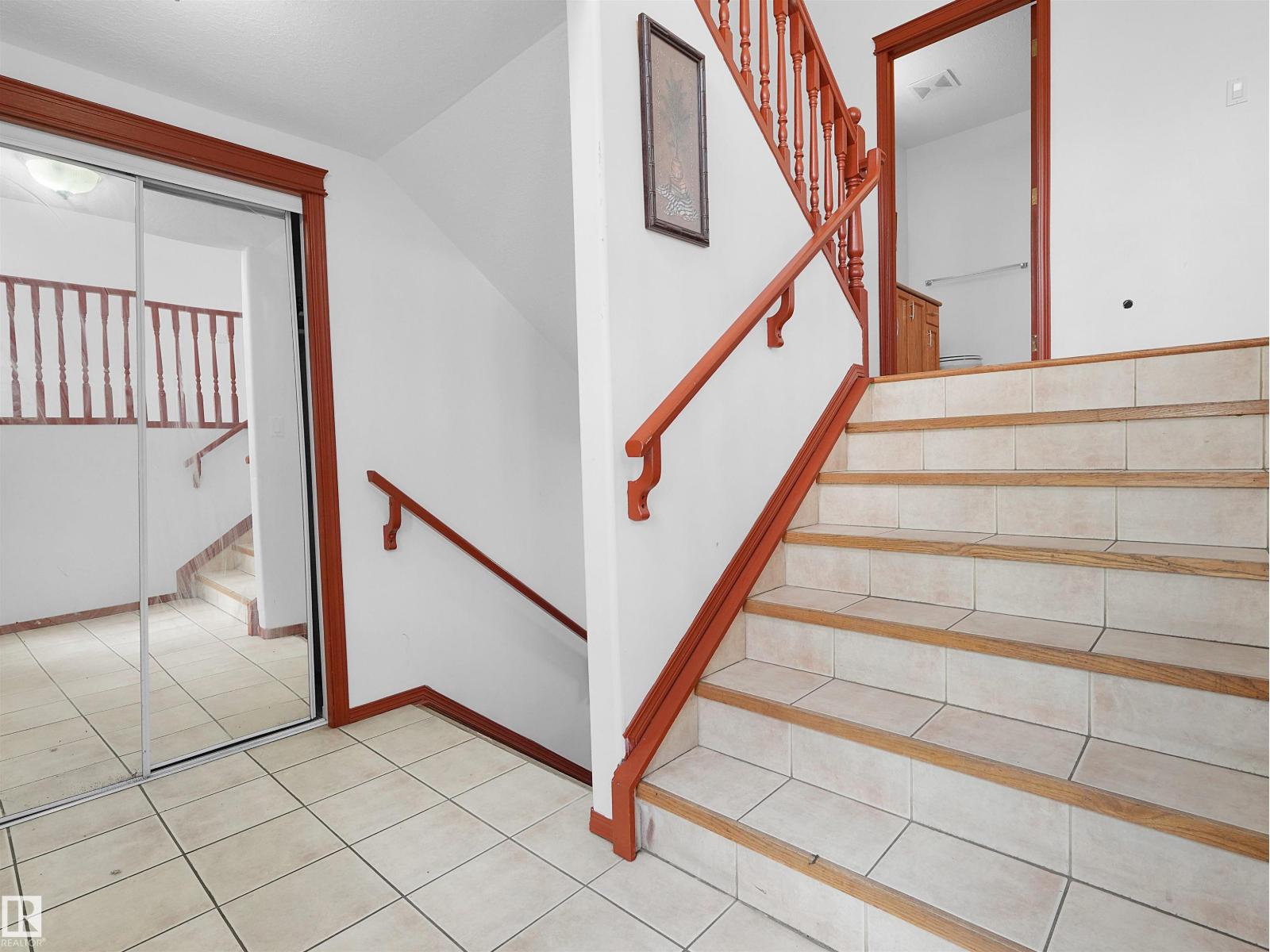 2832 36B AV NW
