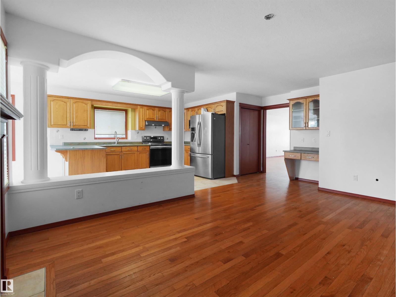 2832 36B AV NW