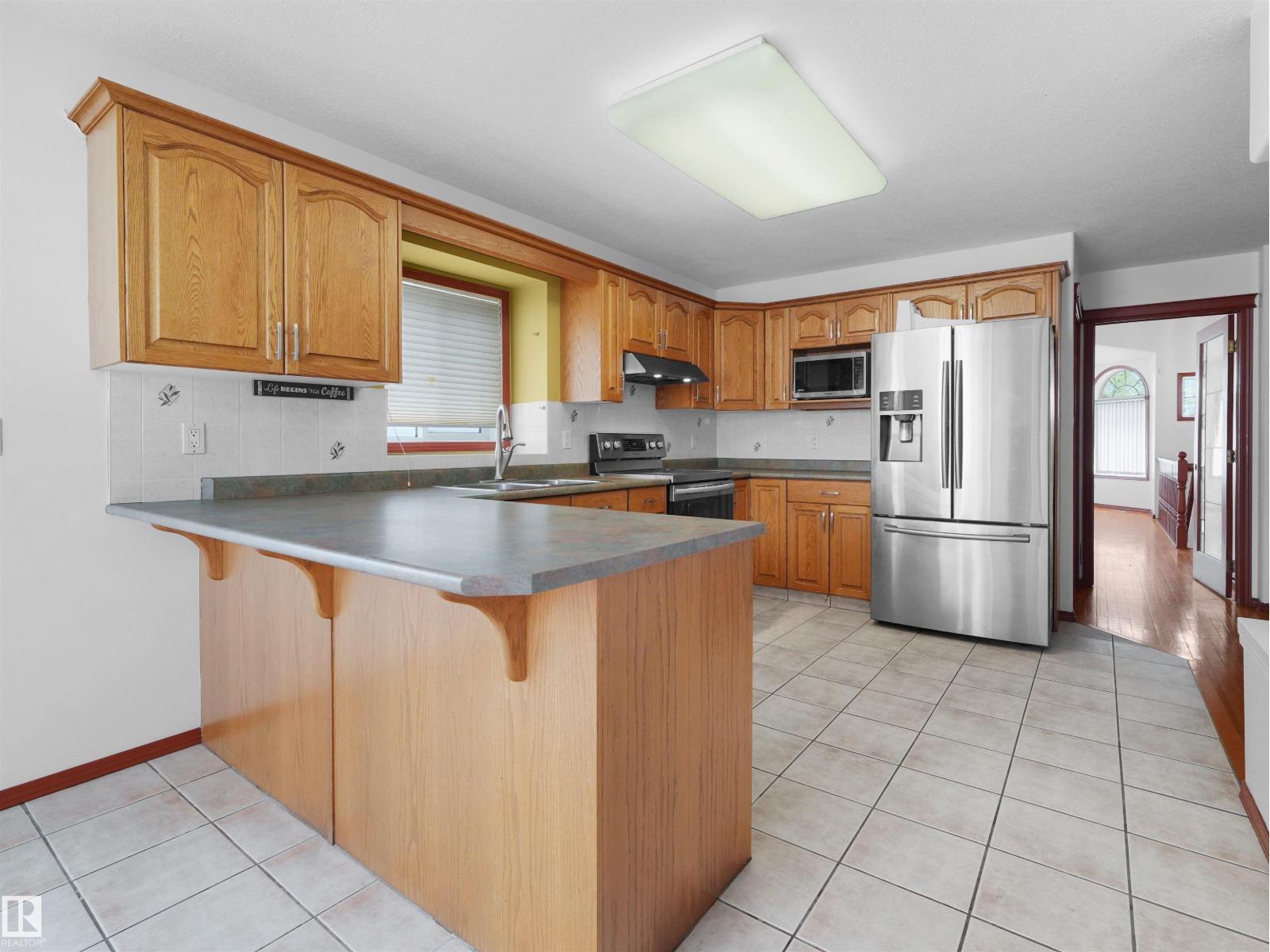 2832 36B AV NW