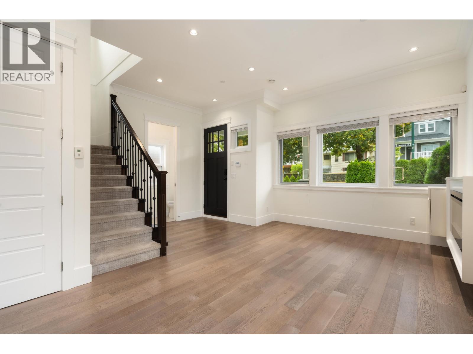 5565 Dundee Street, Vancouver, British Columbia  V5R 3T8 - Photo 9 - R3163918