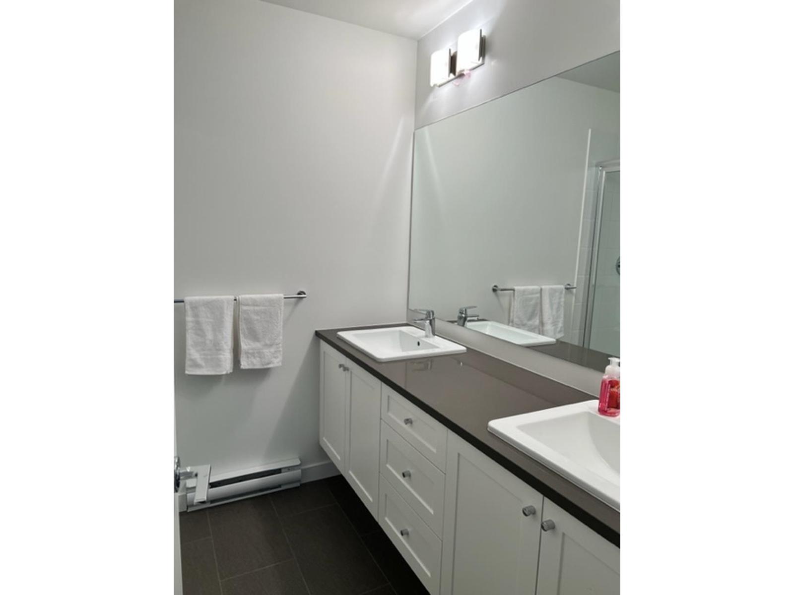 202 15815 85 Avenue, Surrey, British Columbia  V4N 6X5 - Photo 4 - R3169430