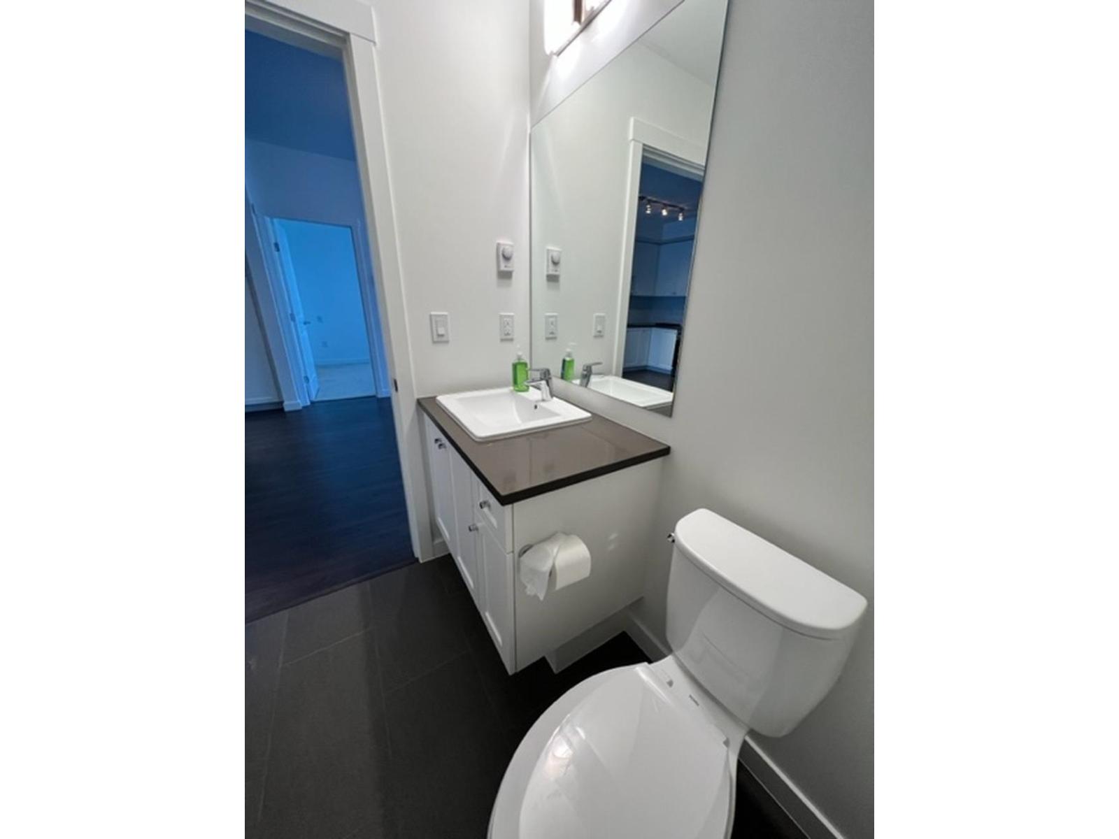 202 15815 85 Avenue, Surrey, British Columbia  V4N 6X5 - Photo 8 - R3169430