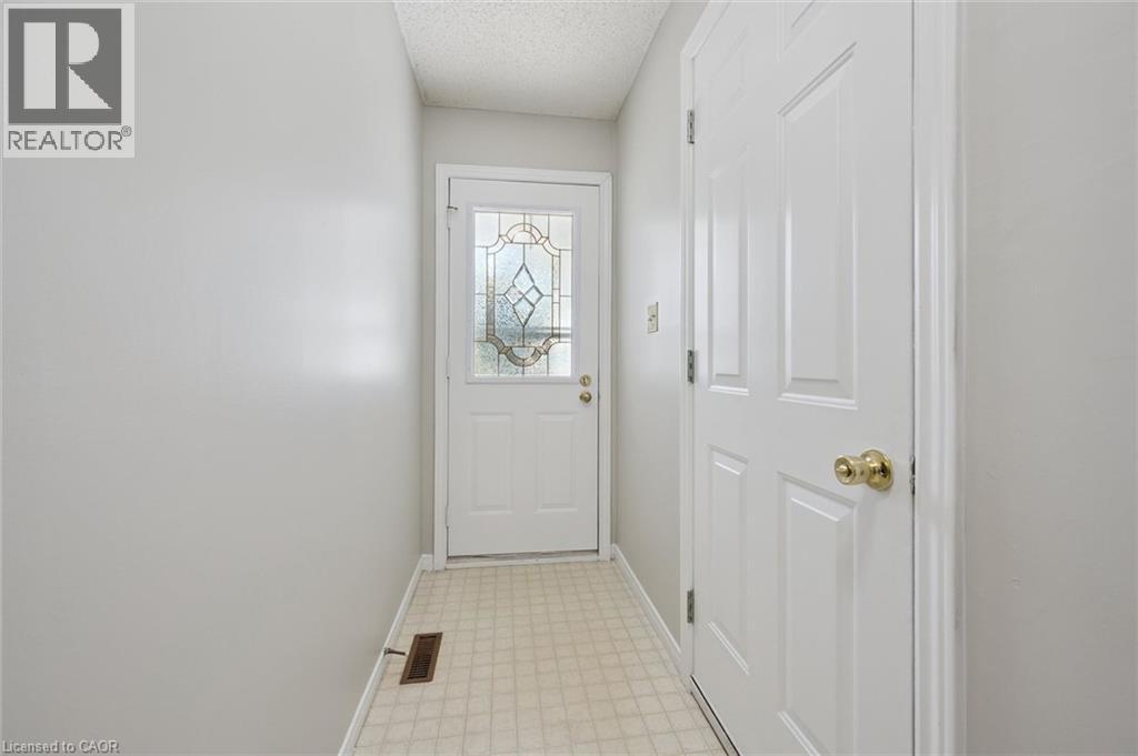 512 Thorndale Drive, Waterloo, Ontario  N2T 2A2 - Photo 5 - 40863453