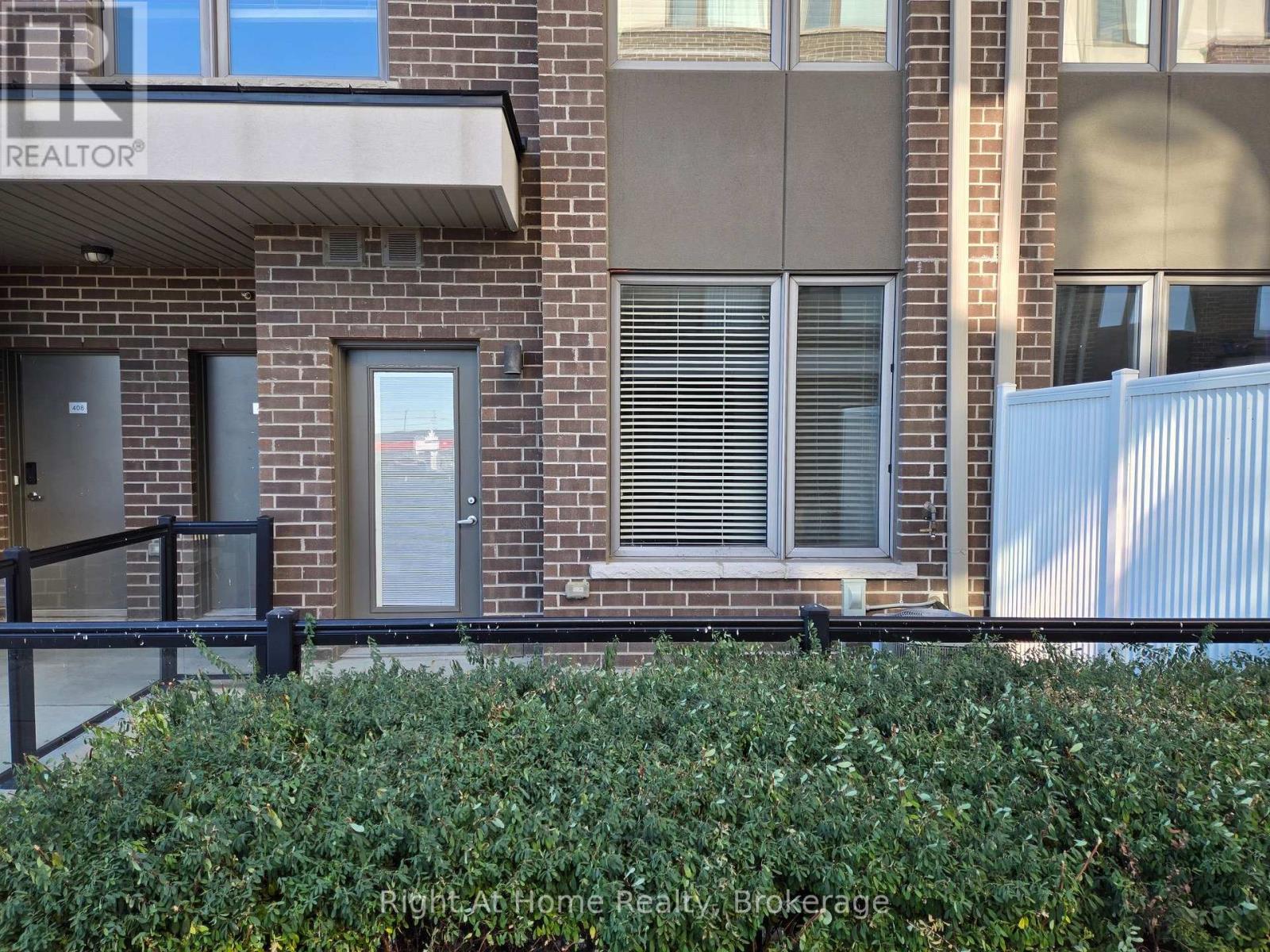 405 - 1460 Whites Road, Pickering, Ontario  L1V 1R4 - Photo 4 - E13827072