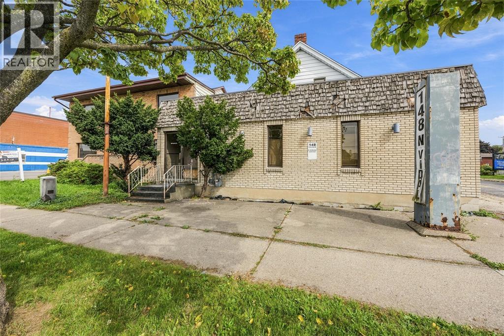 148 VIDAL STREET North Sarnia Ontario Canada N7T5X7 5