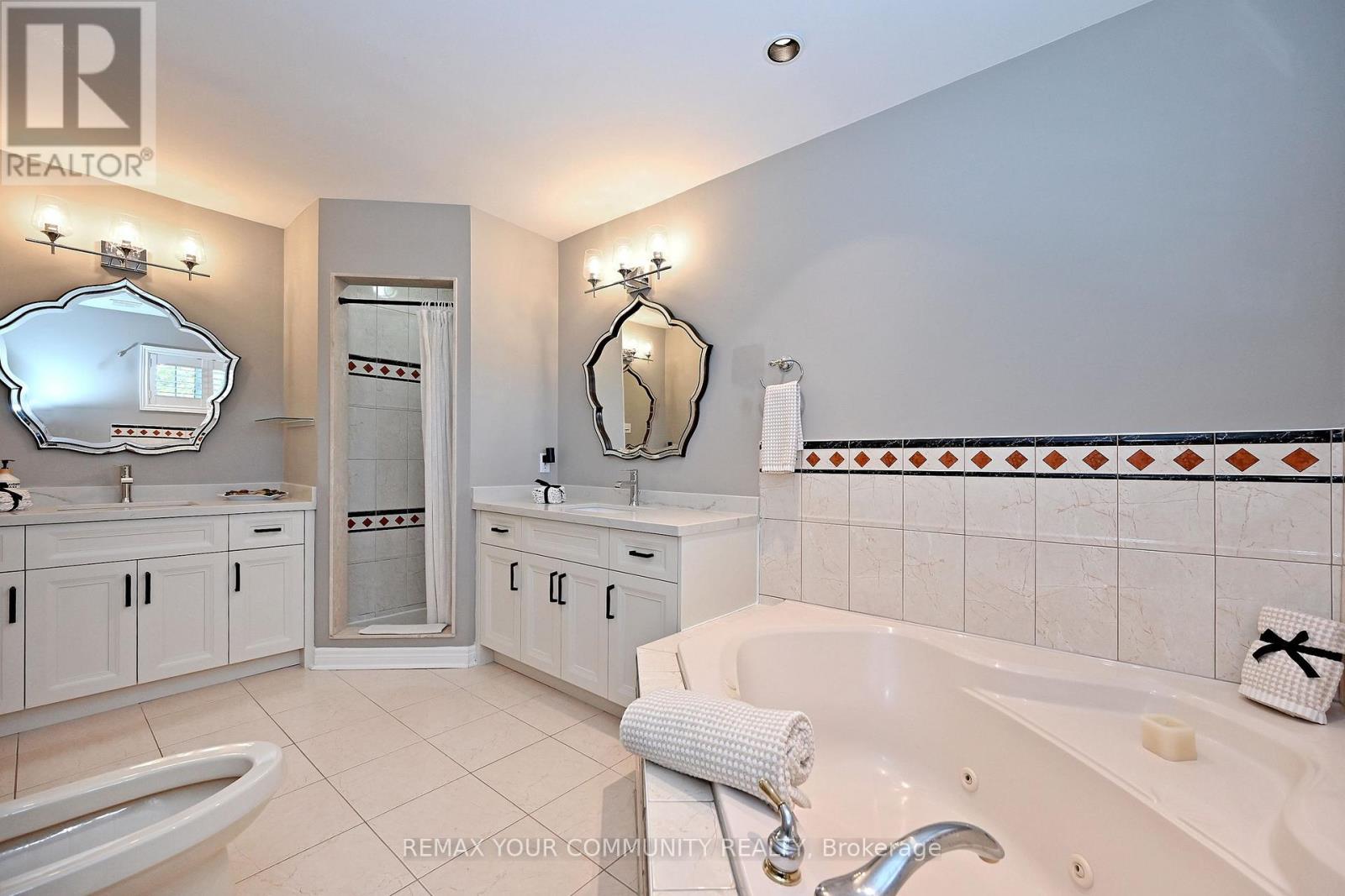 2 Winterberry Drive, Markham, Ontario  L3S 4G3 - Photo 31 - N13751396