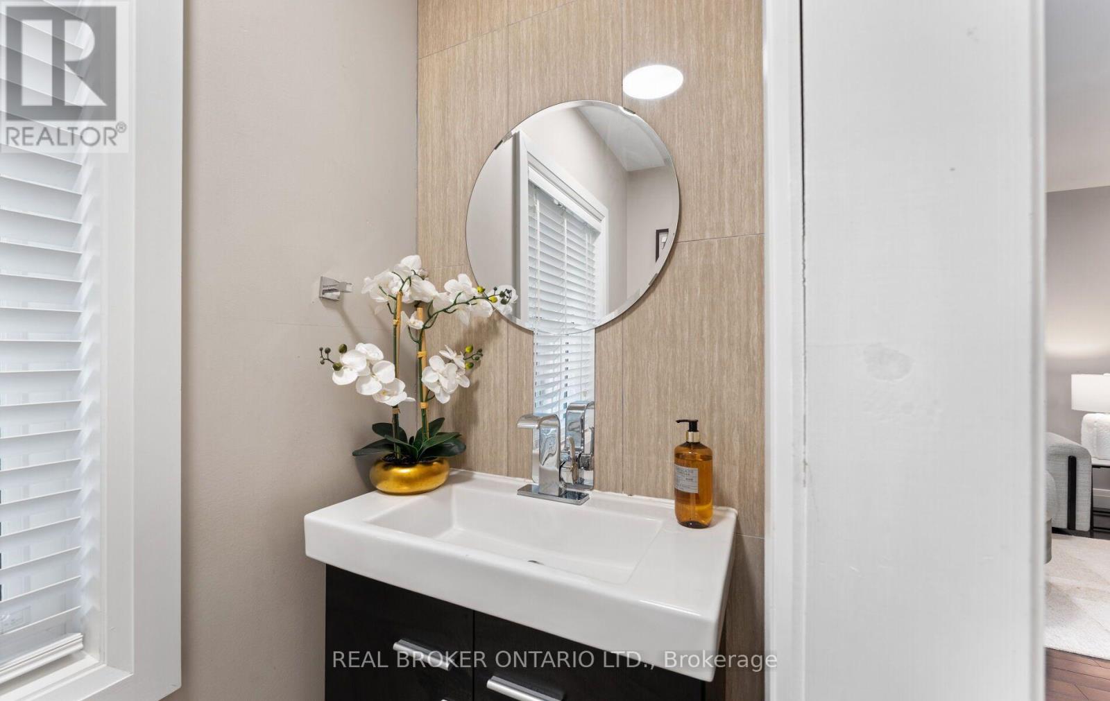 26 Roxaline Street, Toronto, Ontario  M9P 2Y9 - Photo 13 - W13822250