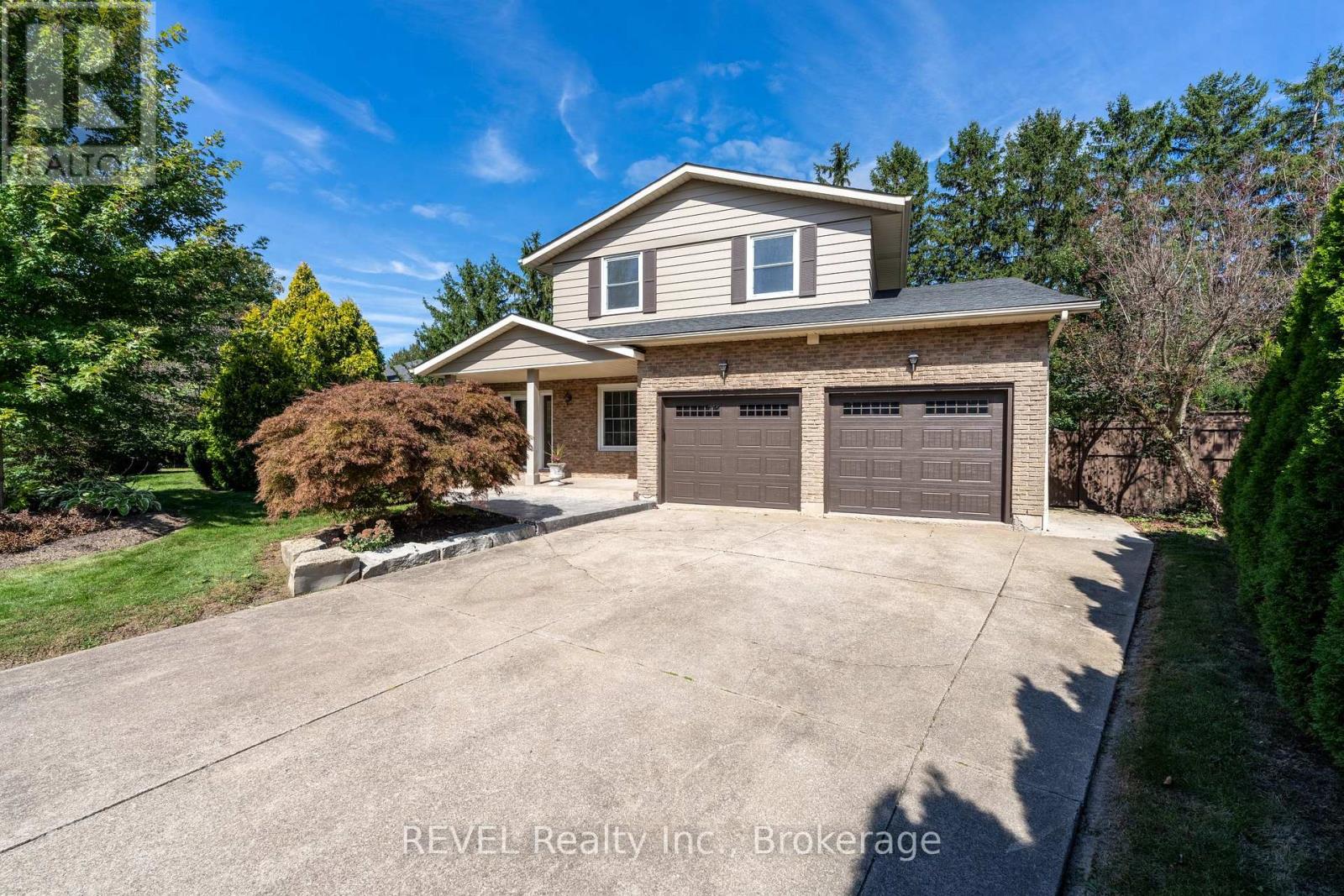 5 Tottenham Court, Niagara-On-The-Lake (Town), Ontario  L0S 1J0 - Photo 2 - X13827056