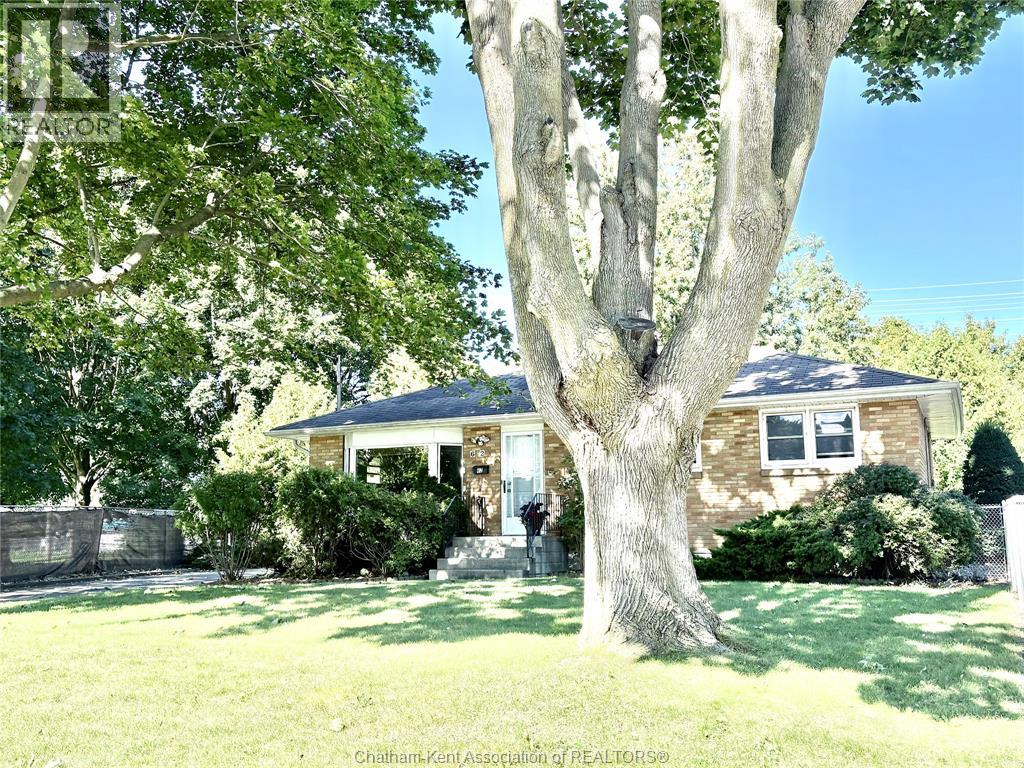 62 Burton Avenue, Chatham, Ontario  N7M 4Z5 - Photo 3 - 26023560