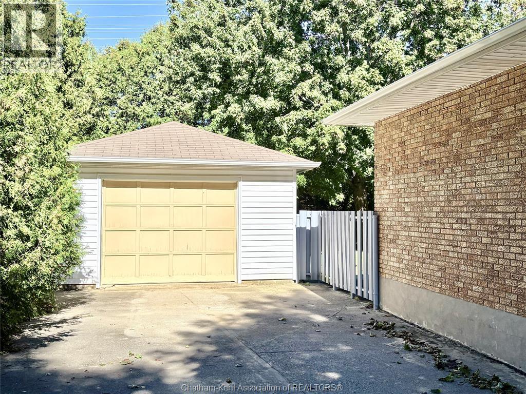 62 Burton Avenue, Chatham, Ontario  N7M 4Z5 - Photo 4 - 26023560
