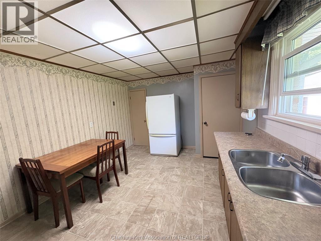 62 Burton Avenue, Chatham, Ontario  N7M 4Z5 - Photo 8 - 26023560