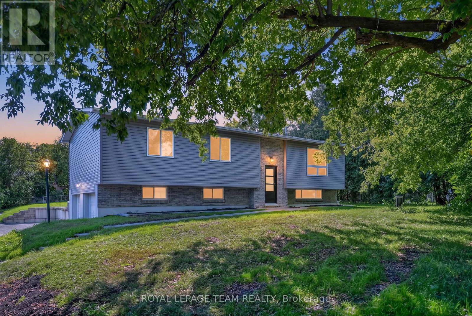 6614 Parkway Road, Ottawa, Ontario  K4P 1E5 - Photo 1 - X13827148
