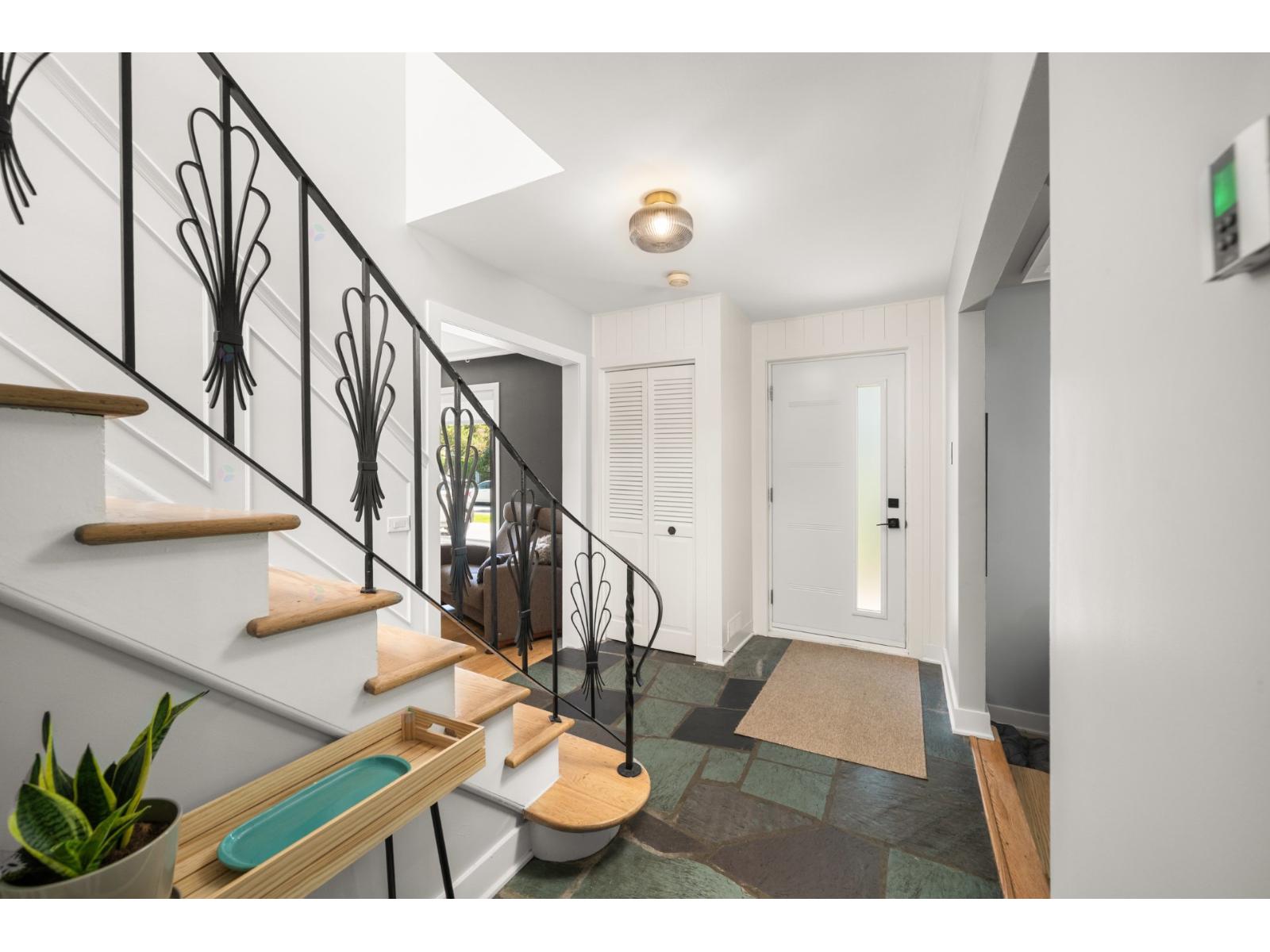 44 Highridge Road Beaconsfield Quebec Canada H9W5E8 3