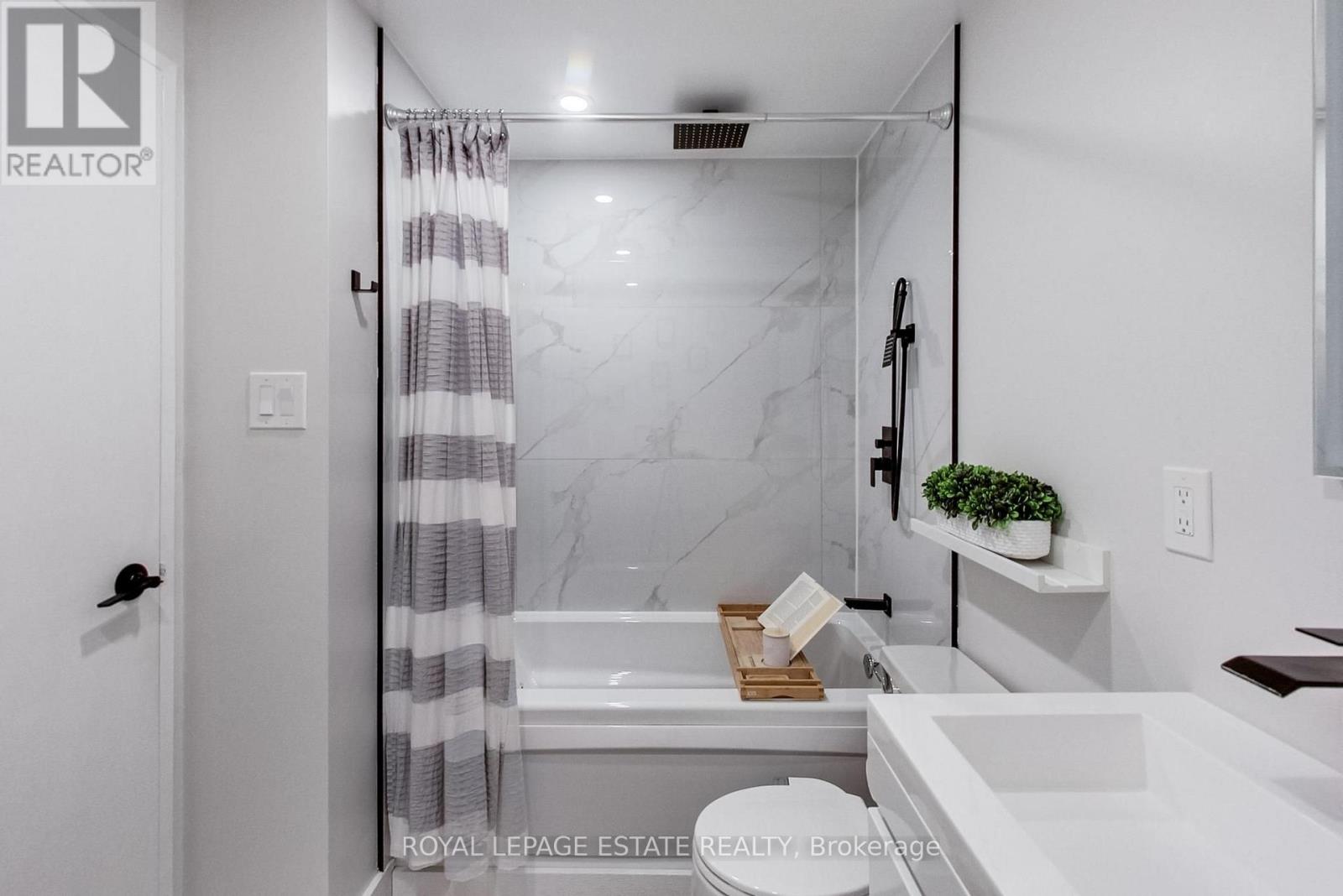 311 - 1071 Woodbine Avenue, Toronto, Ontario  M4C 4C2 - Photo 18 - E13818168