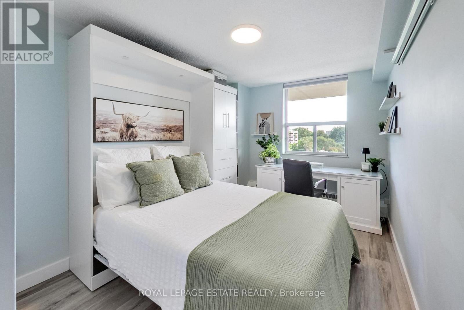 311 - 1071 Woodbine Avenue, Toronto, Ontario  M4C 4C2 - Photo 15 - E13818168