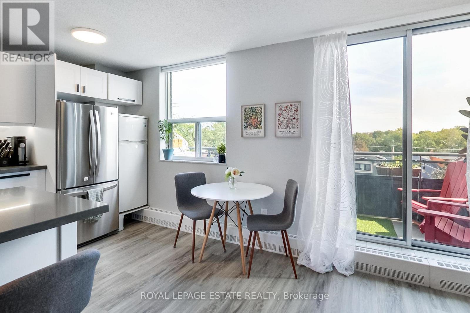 311 - 1071 Woodbine Avenue, Toronto, Ontario  M4C 4C2 - Photo 8 - E13818168