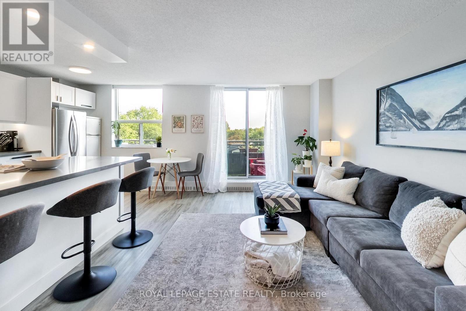 311 - 1071 Woodbine Avenue, Toronto, Ontario  M4C 4C2 - Photo 6 - E13818168