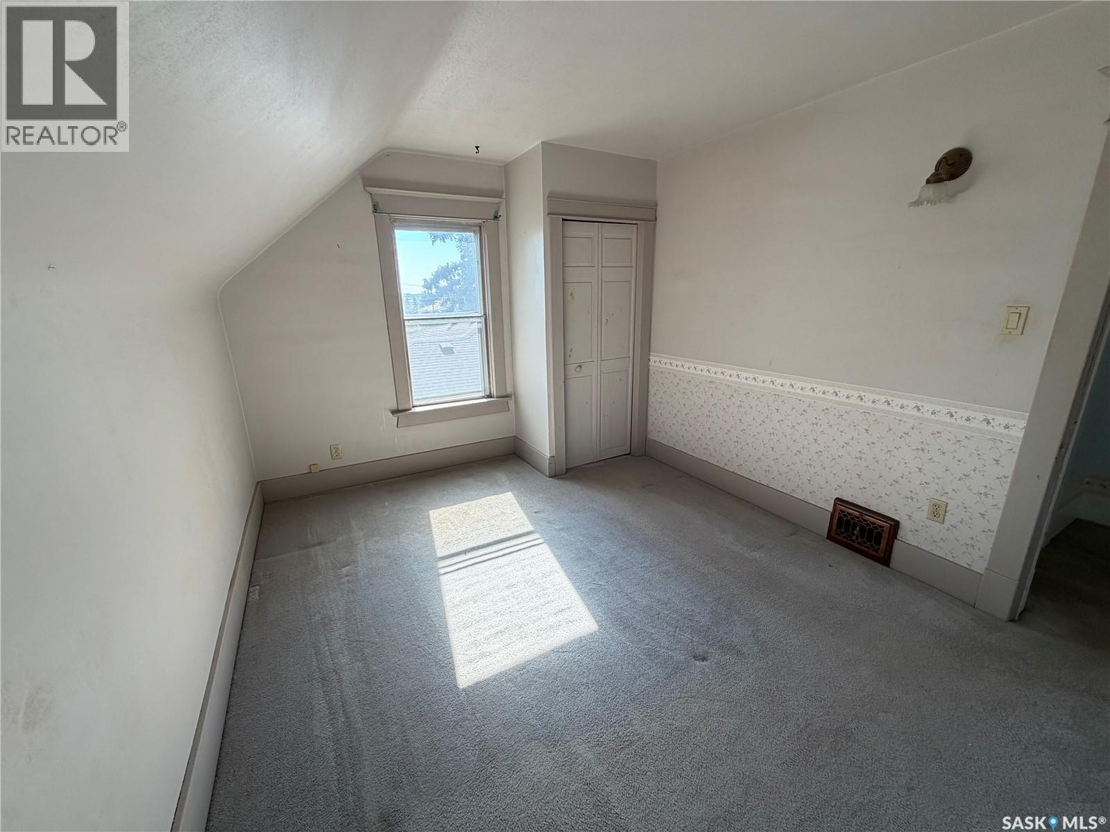 1014 6th Avenue Nw, Moose Jaw, Saskatchewan  S6H 0W2 - Photo 12 - SK049518