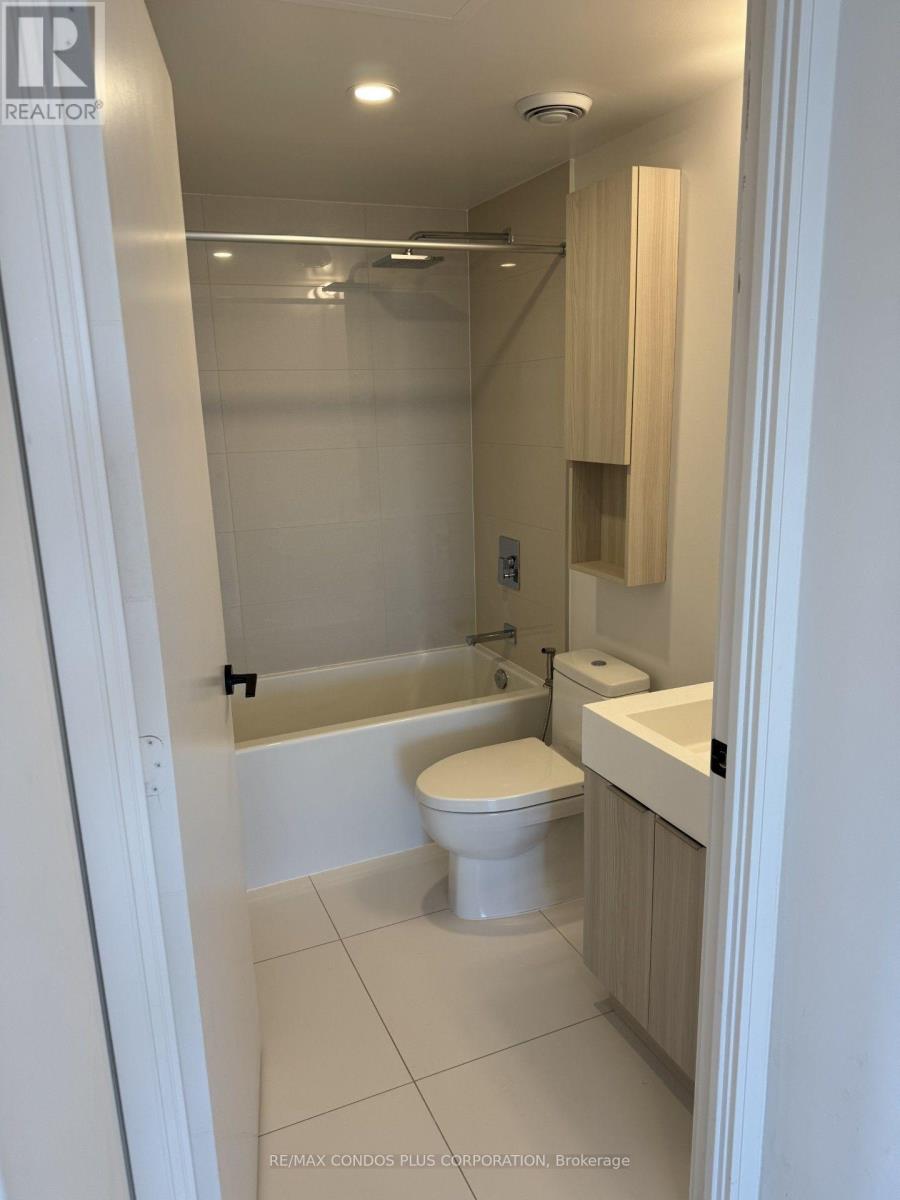 S705 - 180 Mill Street, Toronto, Ontario  M5A 0V6 - Photo 6 - C13825208