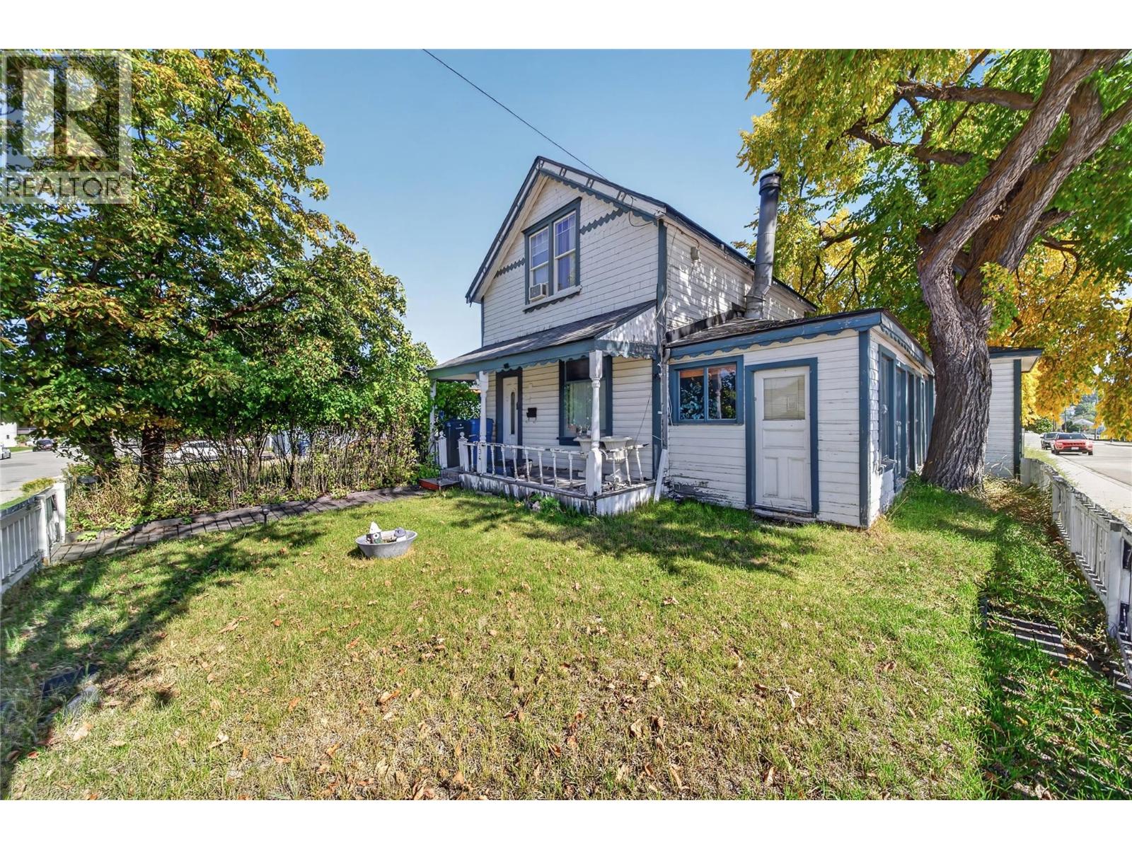 134 5th Avenue S, Cranbrook, British Columbia V1C 2G2 - Photo 1 - 10401786