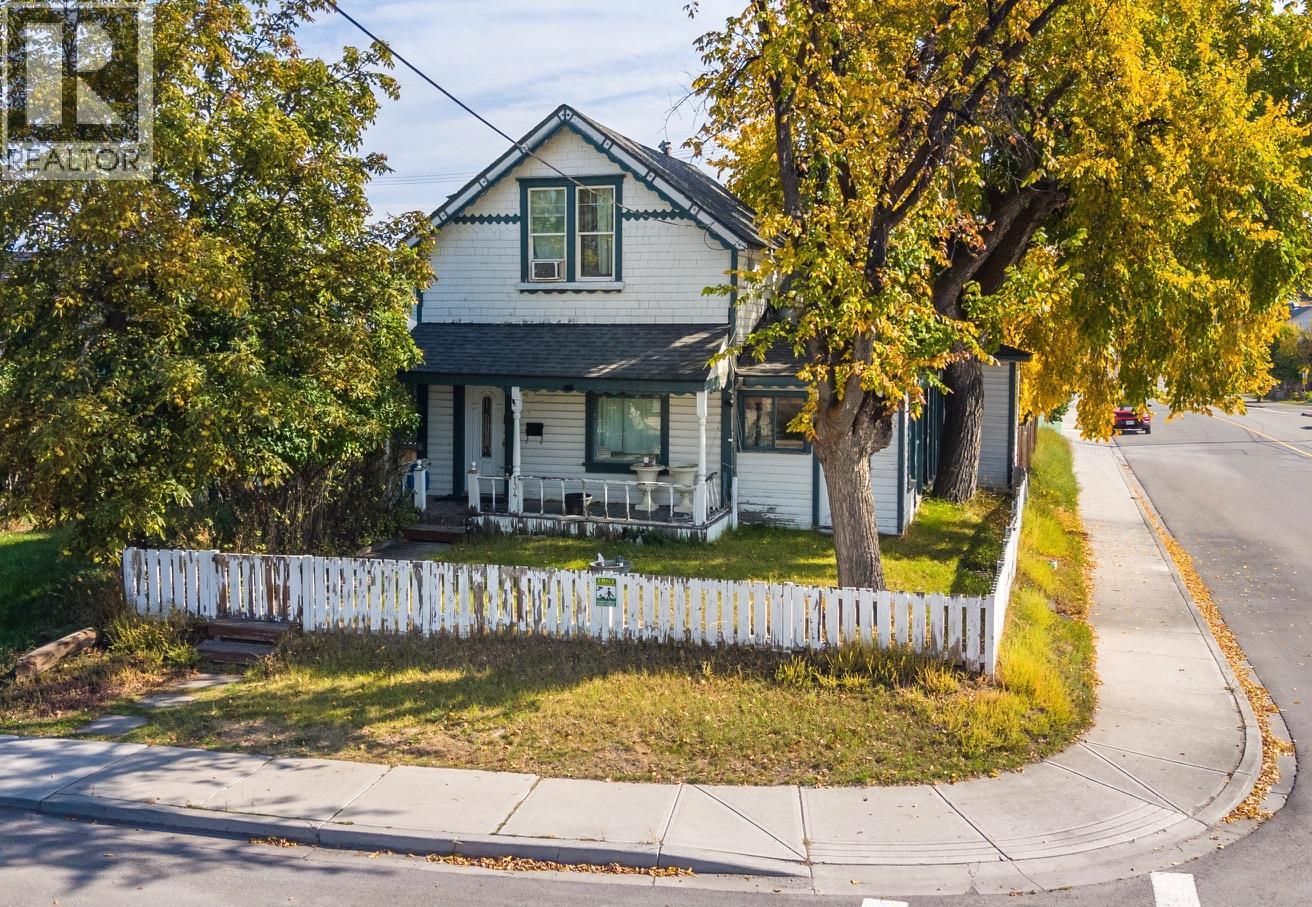 134 5th Avenue S, Cranbrook, British Columbia V1C 2G2 - Photo 3 - 10401786