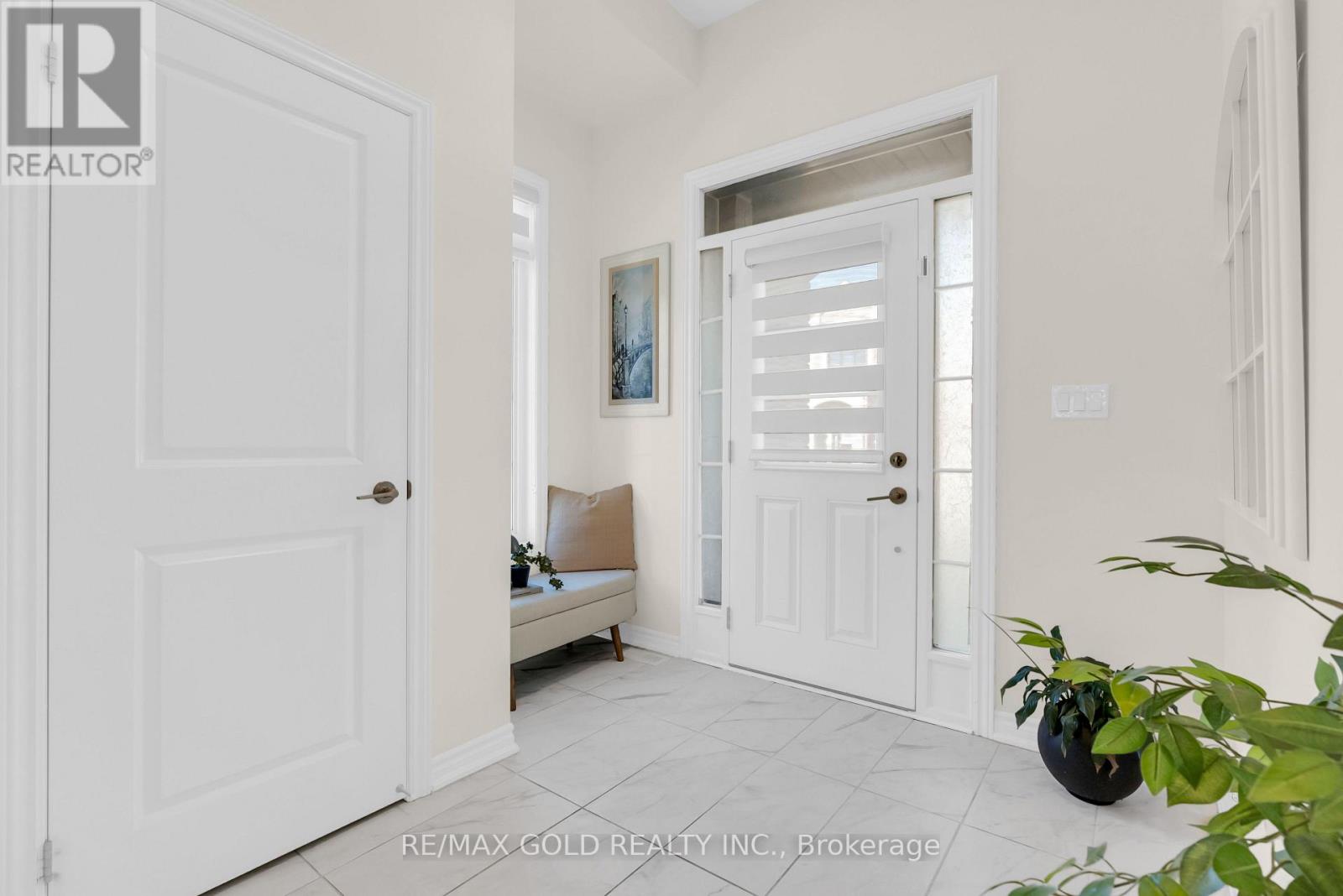 472 Celandine Terrace, Milton, Ontario  L9E 1T8 - Photo 4 - W13823538