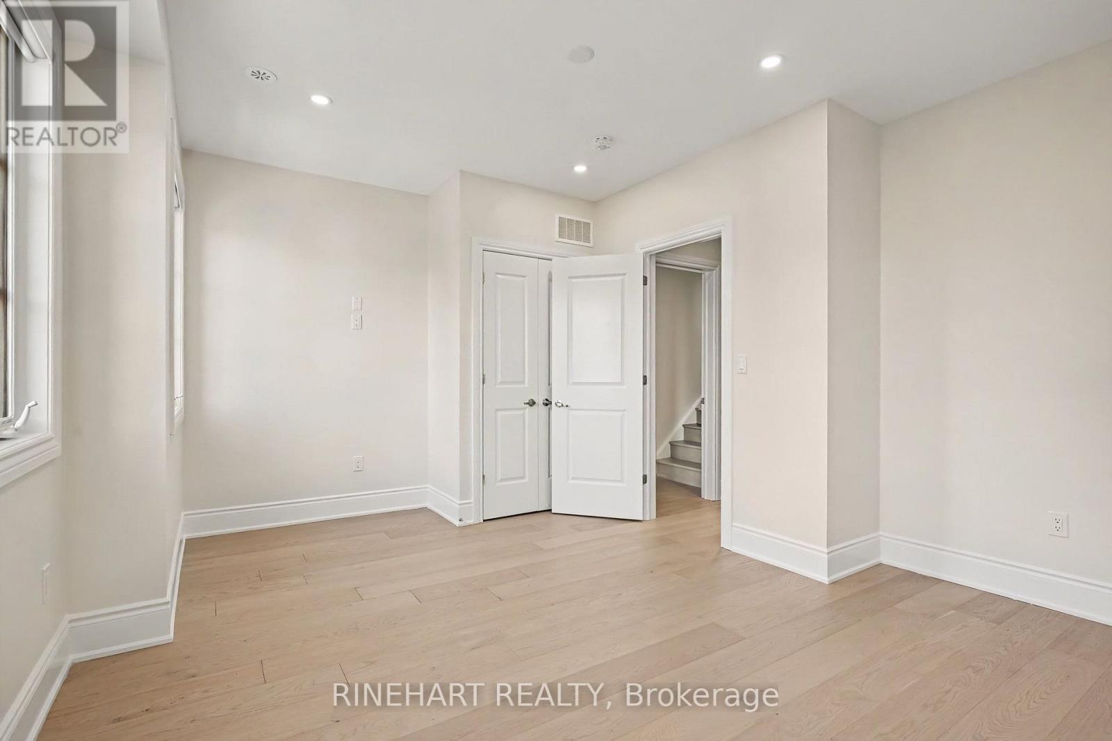 2082 Queensborough Gate, Mississauga, Ontario  L5M 0X9 - Photo 12 - W13827228