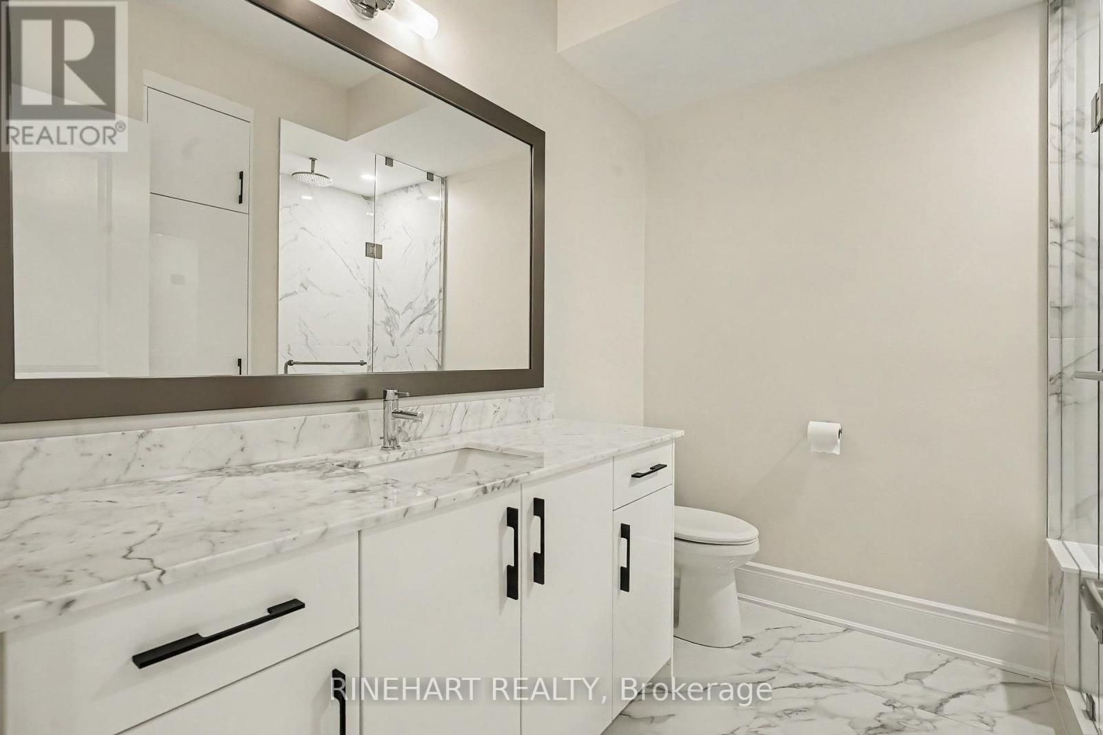 2082 Queensborough Gate, Mississauga, Ontario  L5M 0X9 - Photo 13 - W13827228
