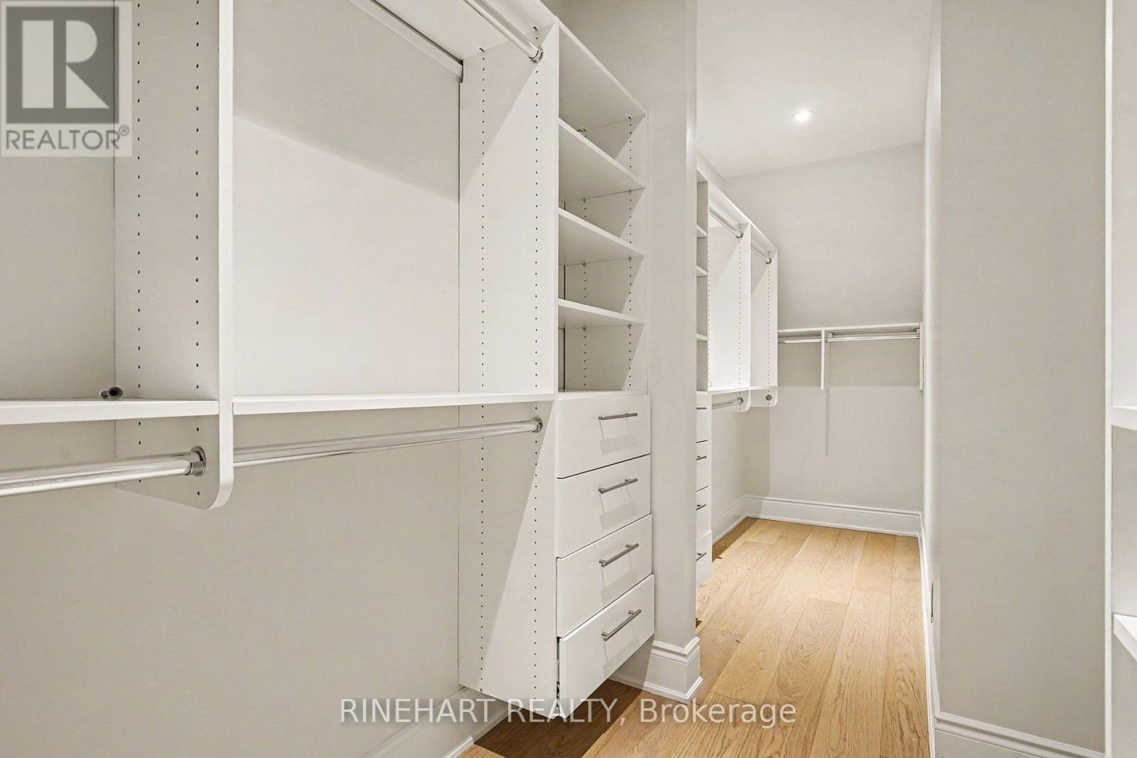 2082 Queensborough Gate, Mississauga, Ontario  L5M 0X9 - Photo 18 - W13827228