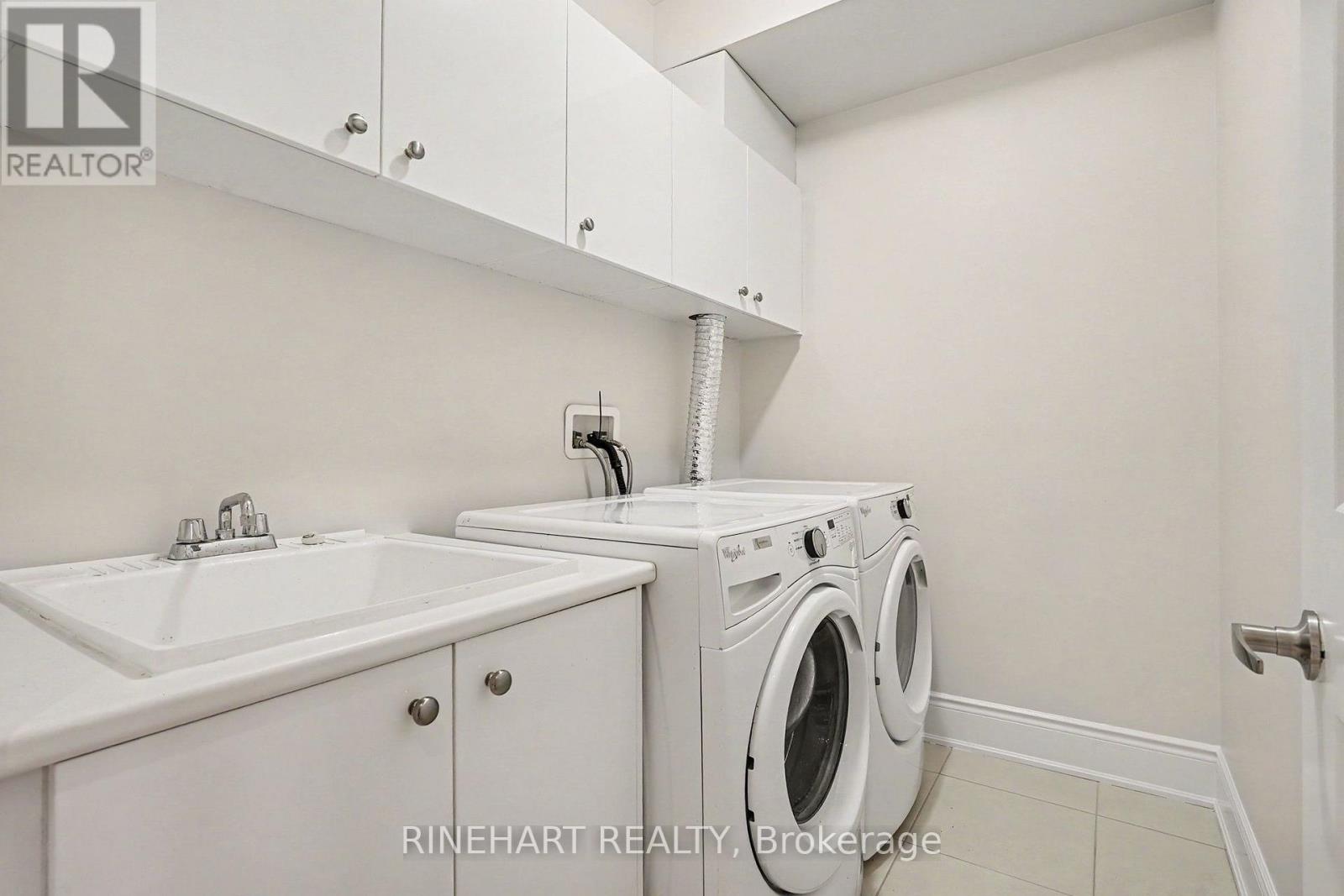 2082 Queensborough Gate, Mississauga, Ontario  L5M 0X9 - Photo 22 - W13827228