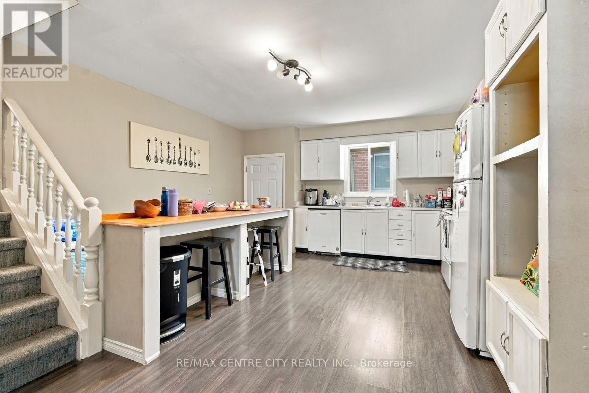215 Walmer Grove, London North, Ontario  N6G 4G8 - Photo 10 - X13827330