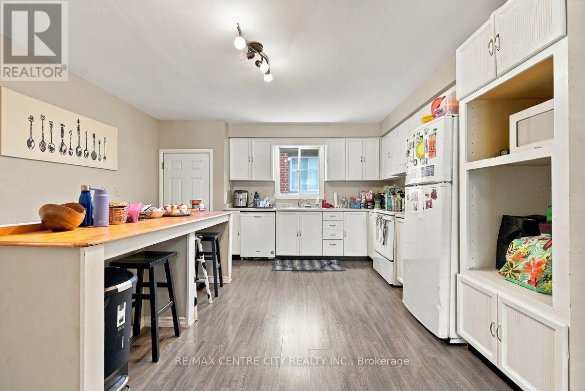 215 Walmer Grove, London North, Ontario  N6G 4G8 - Photo 11 - X13827330