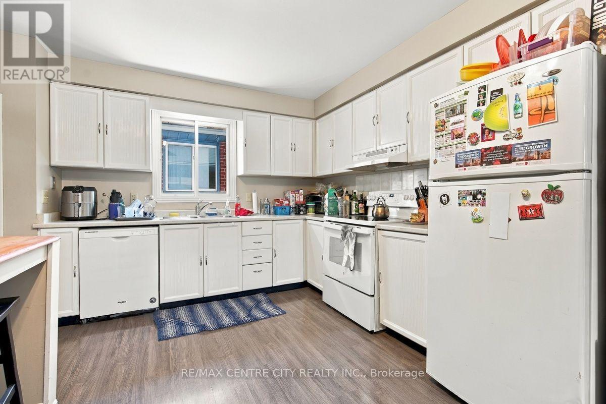 215 Walmer Grove, London North, Ontario  N6G 4G8 - Photo 12 - X13827330